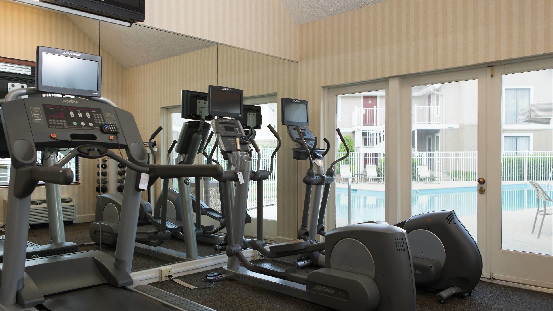 Hotel By Marriott Airport