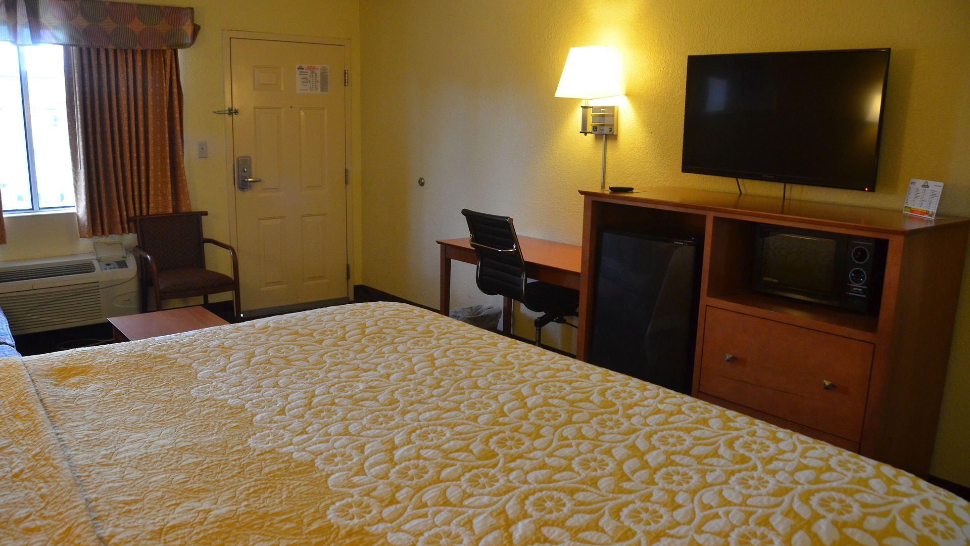 Days By Wyndham Airport East Nashville