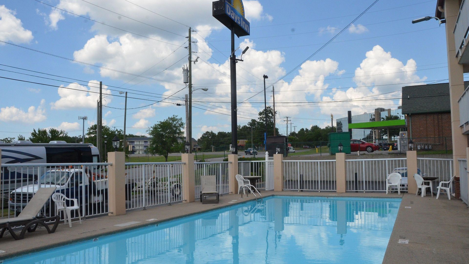 Hotel Days By Wyndham Airport East