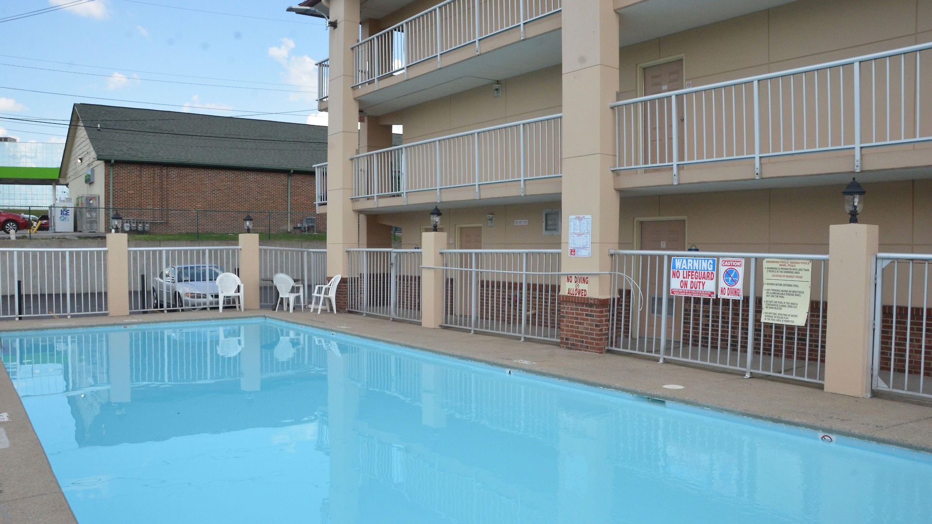 Days By Wyndham Airport East Nashville