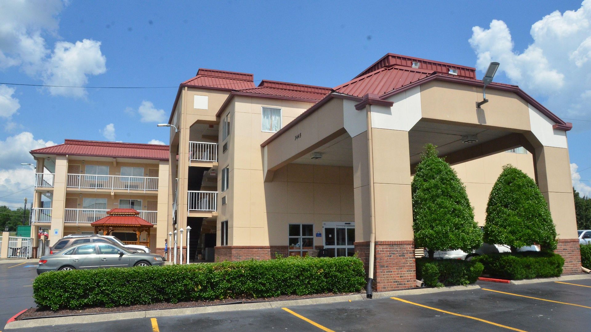 Days By Wyndham Airport East Hotel