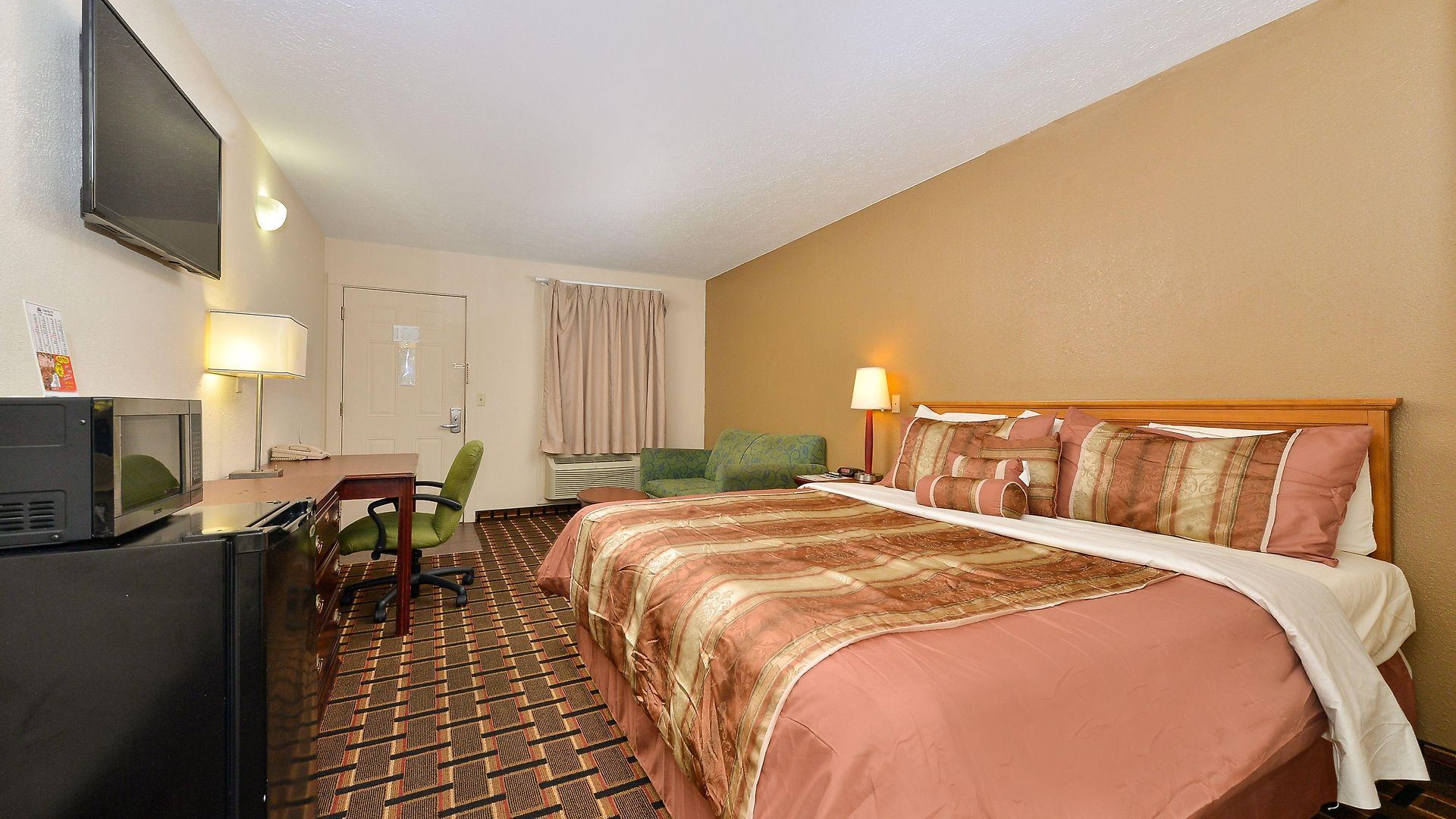 Motel Americas Value Near Downtown