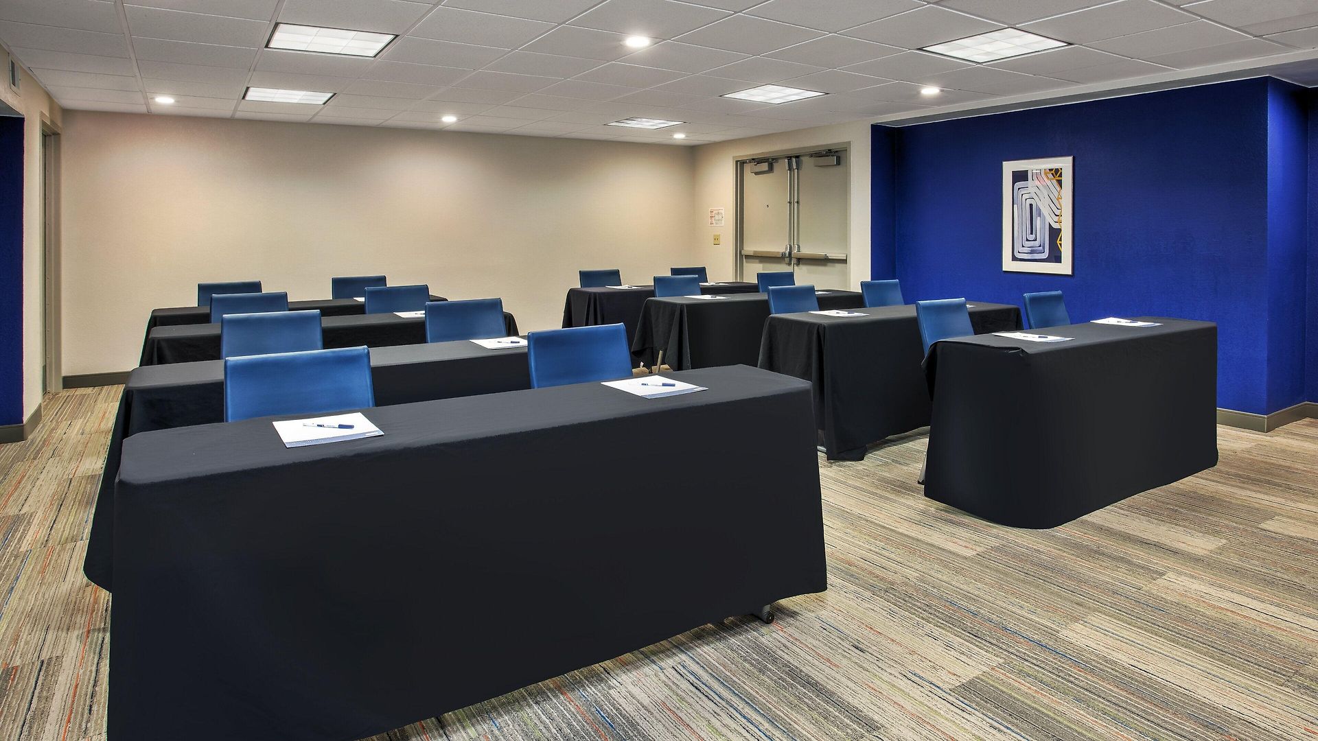 Express Airport By Ihg Hotel Nashville