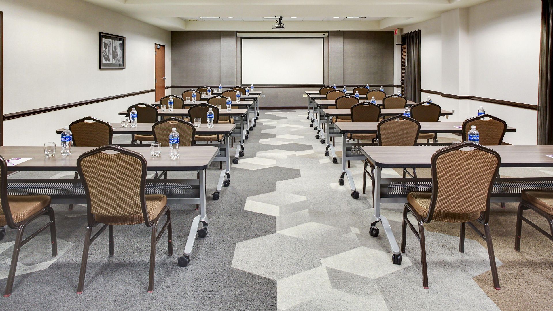 Hyatt Place Opryland Hotel 3*