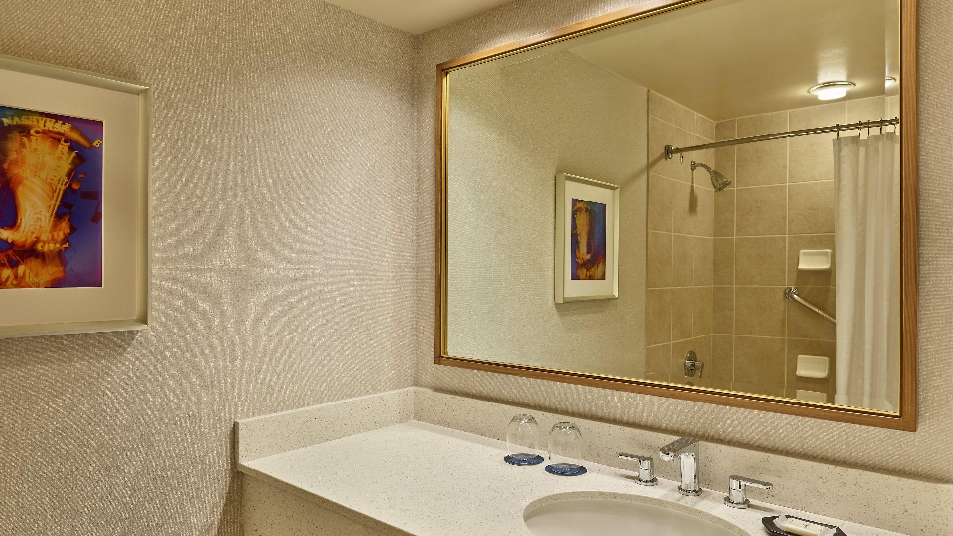 Hotel Sheraton Music Airport
