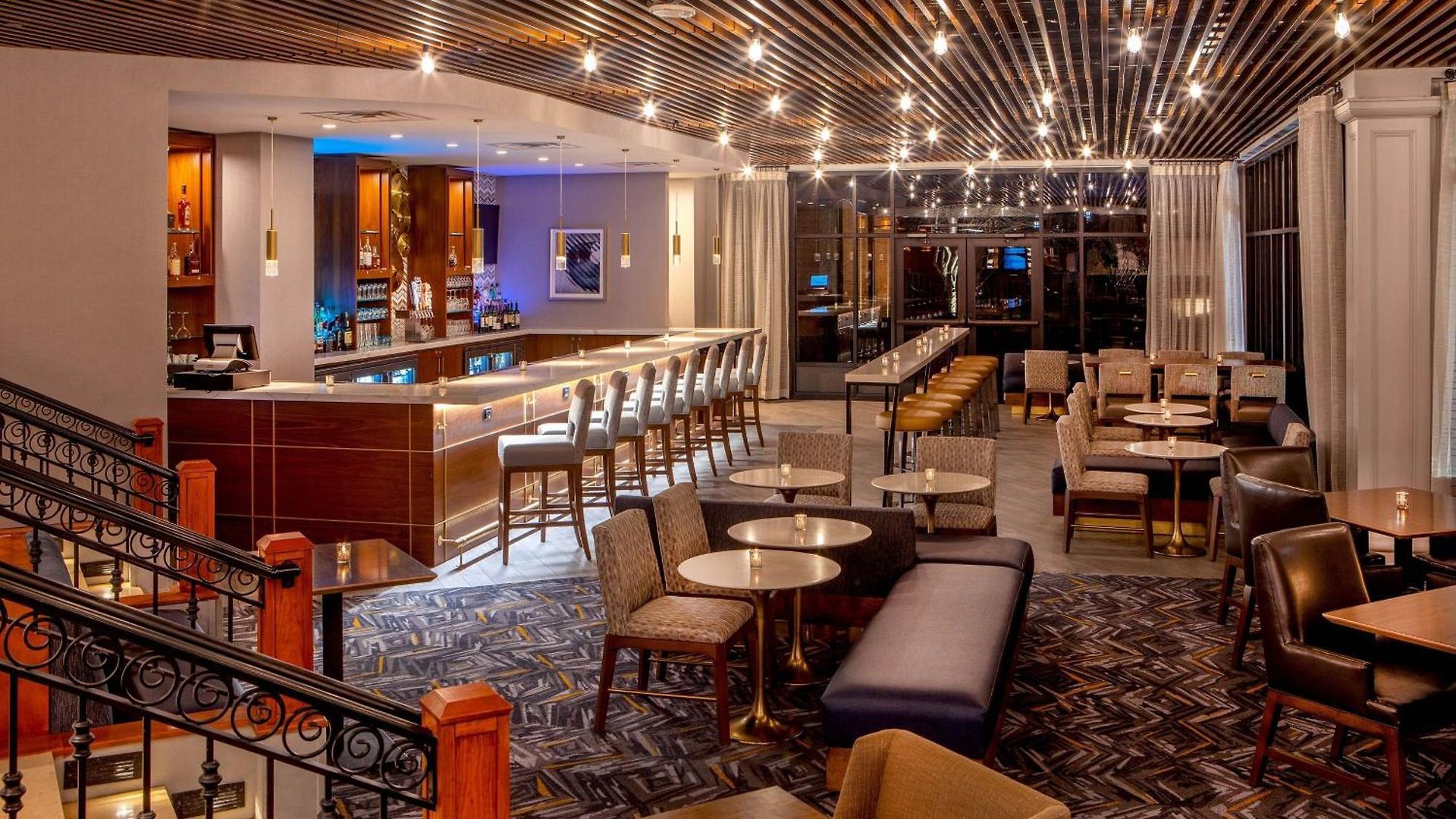 Sheraton Music Airport Hotel 4*