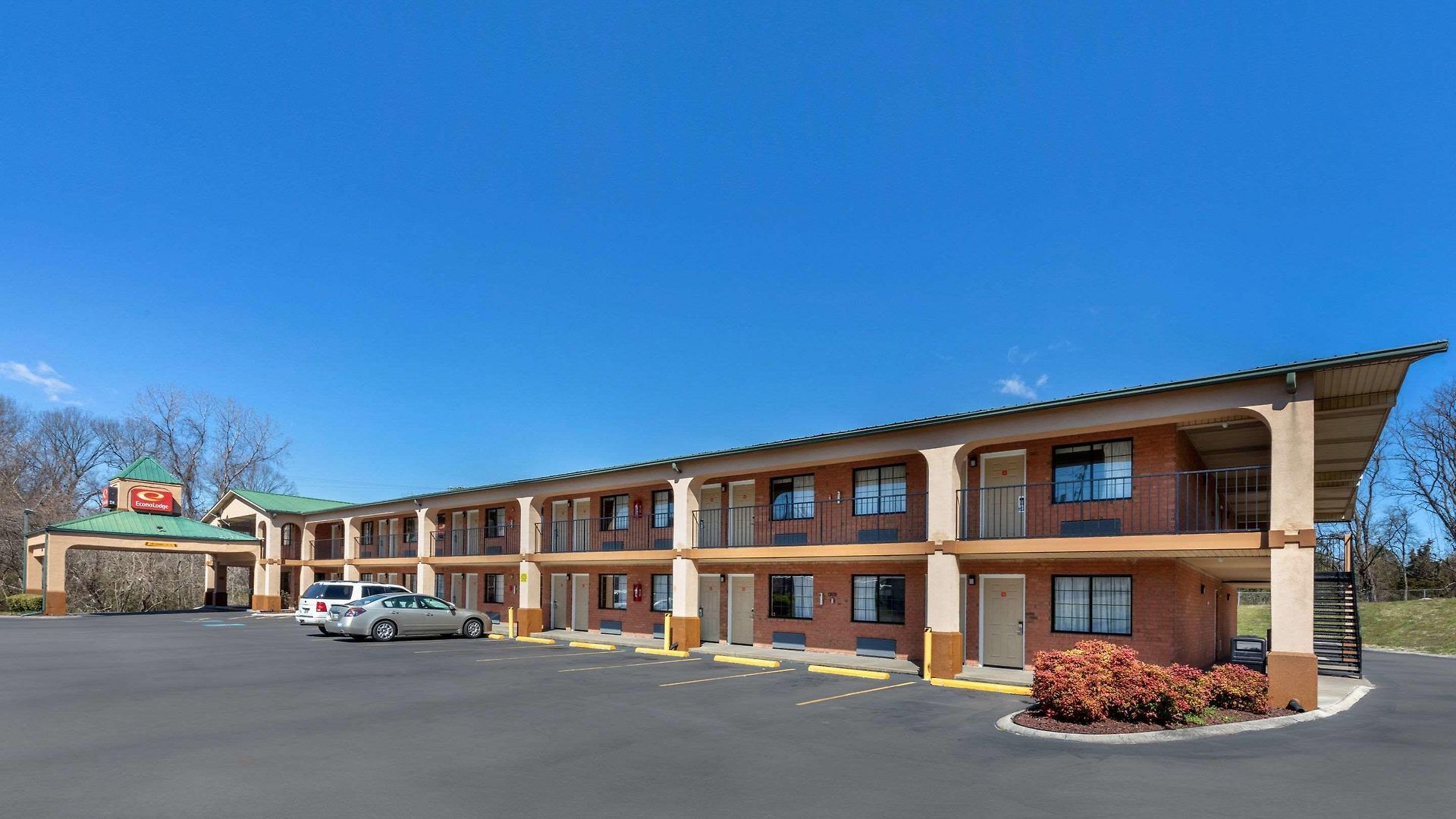 Lodge Econo Near Percy Priest *