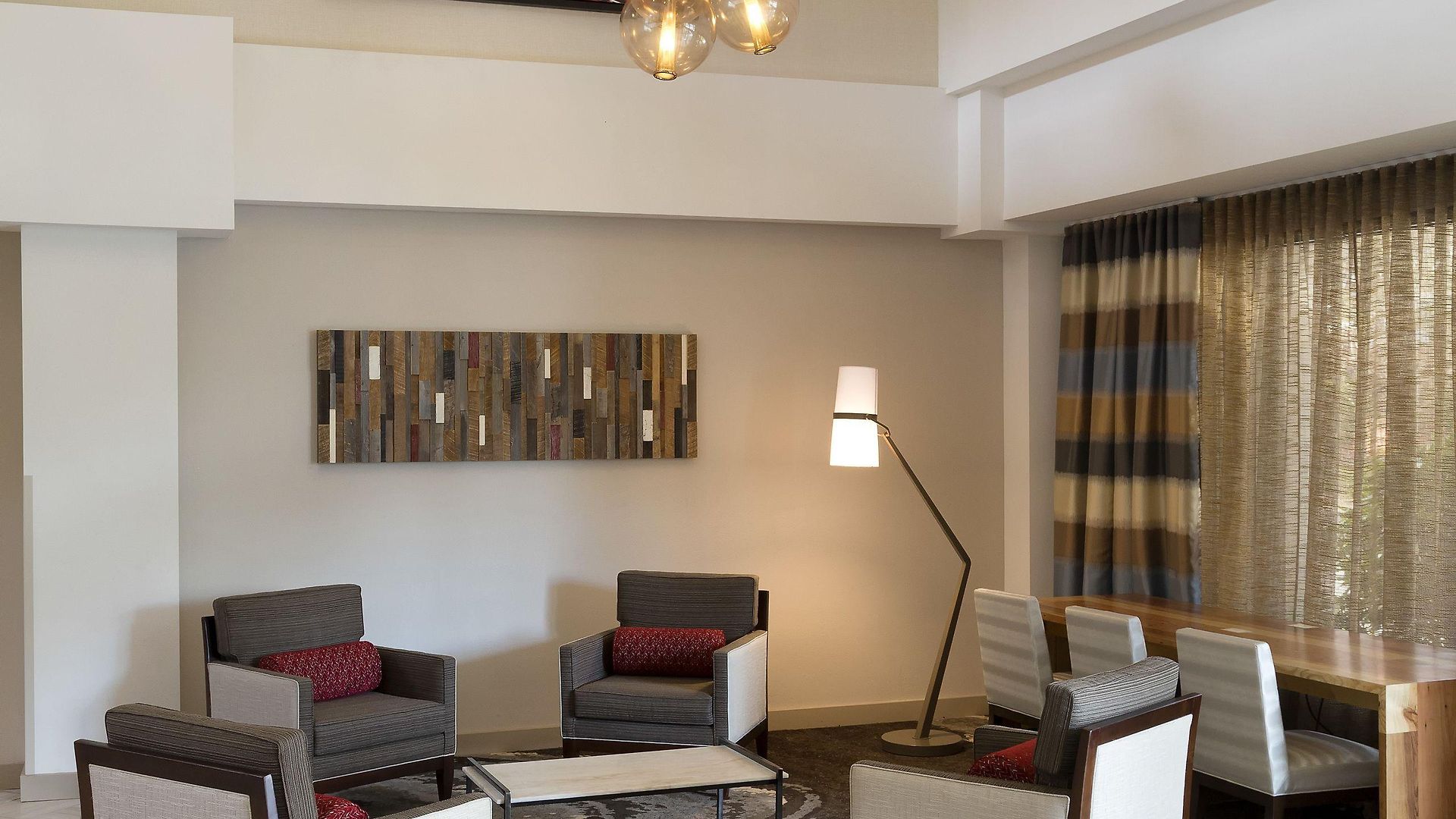 Doubletree By Hilton Airport Hotel 3*