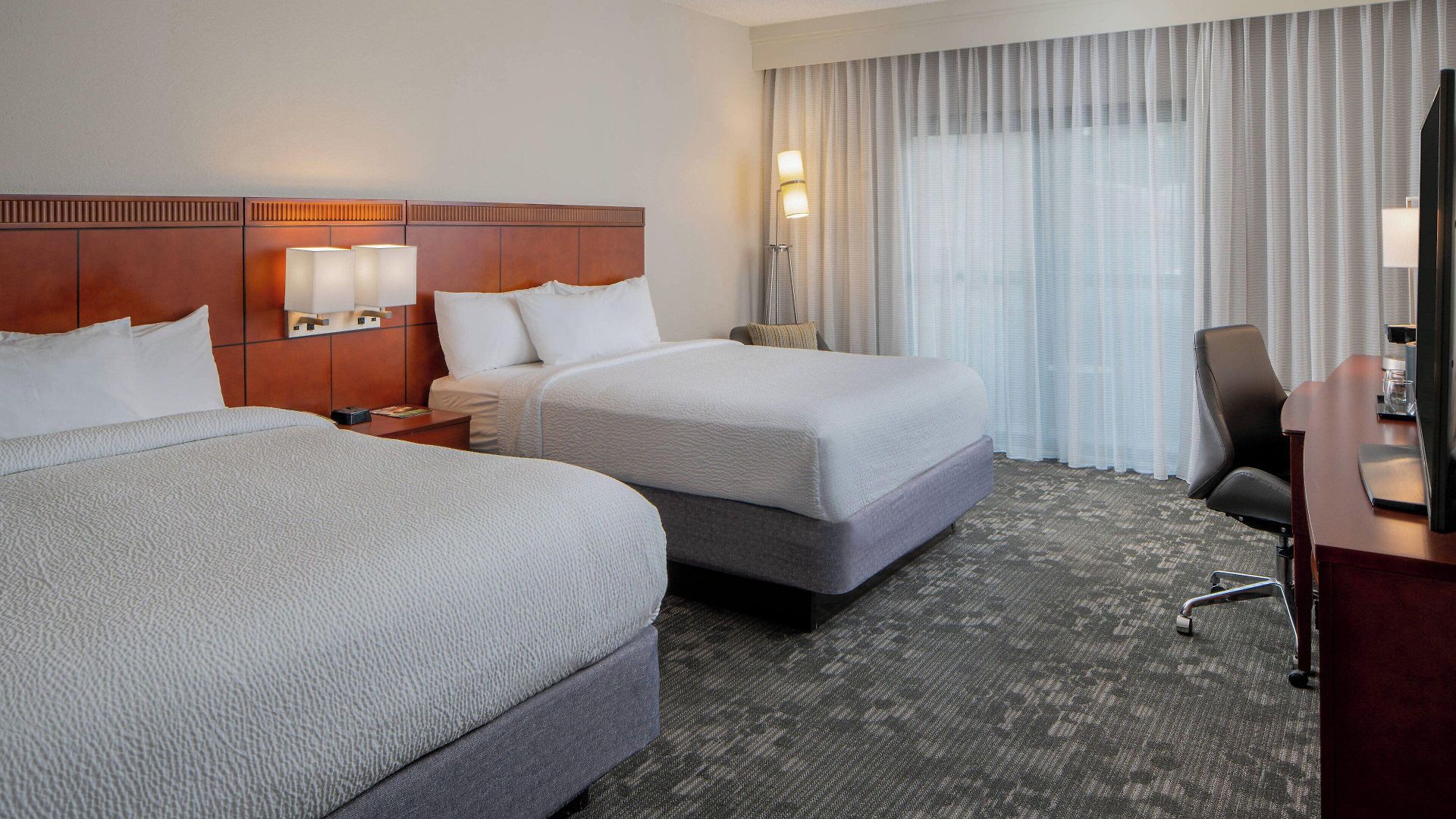 Hotel Courtyard By Marriott Airport 3*