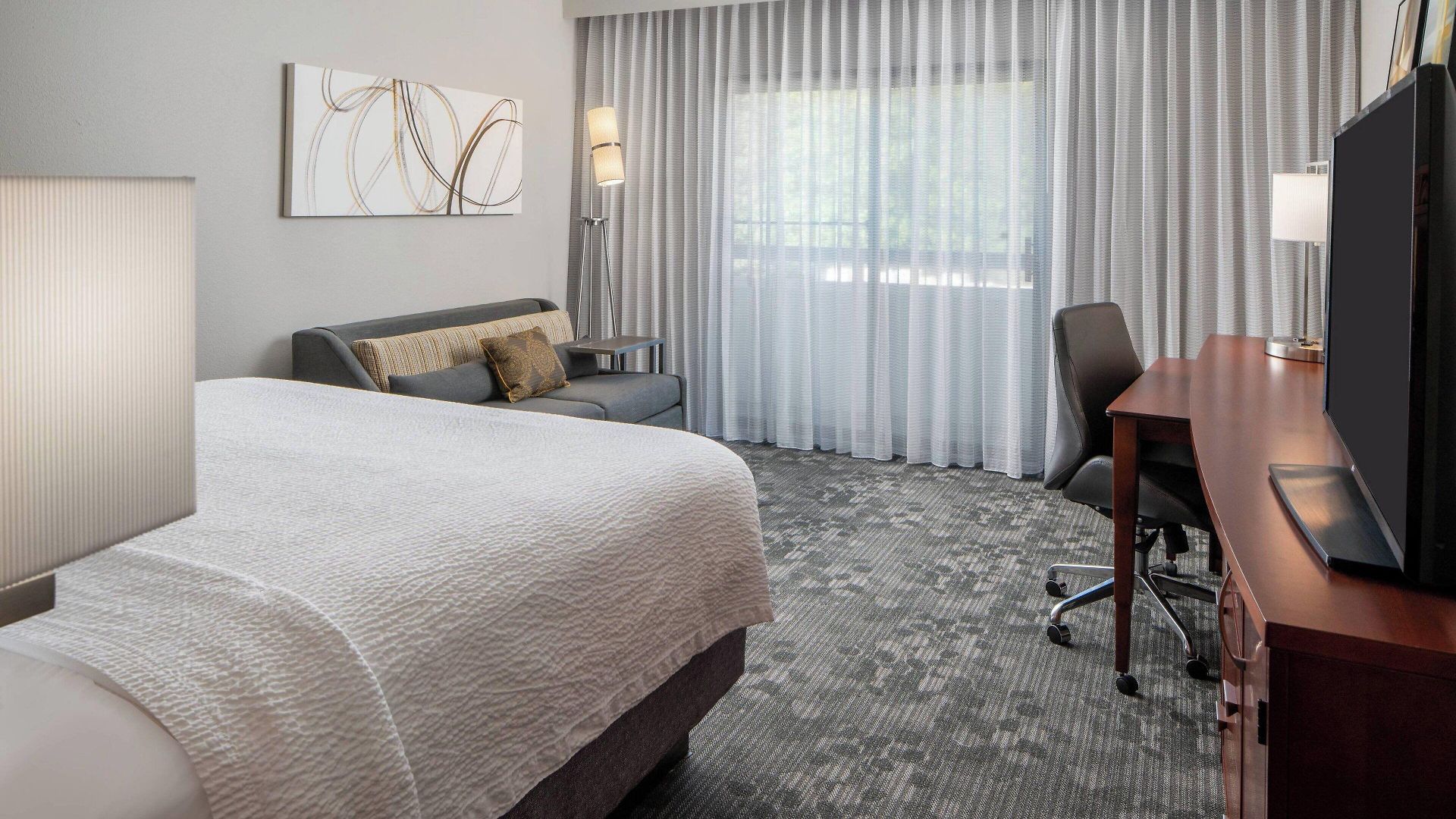 Courtyard By Marriott Airport 3*