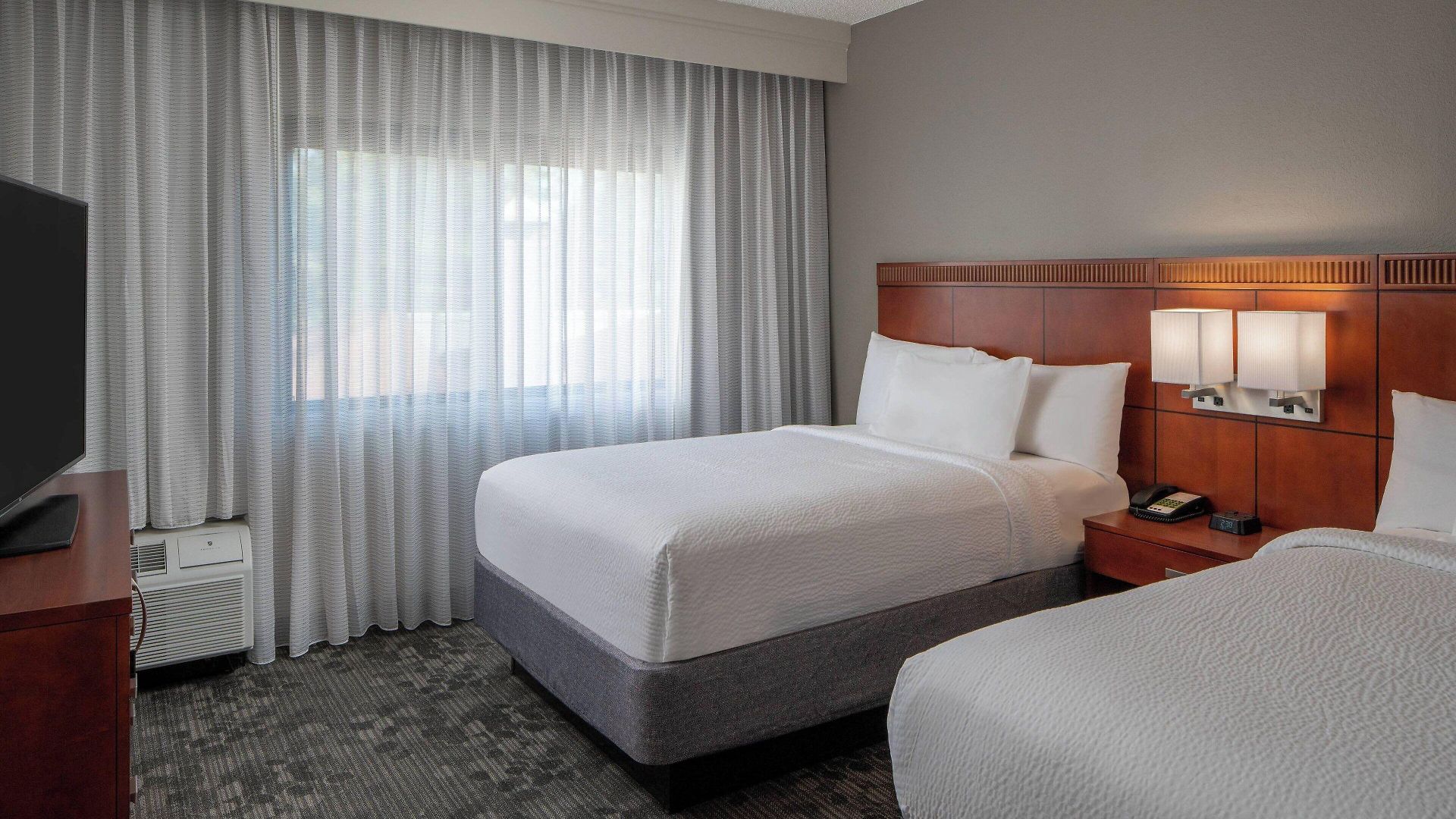 Courtyard By Marriott Airport Hotel Nashville