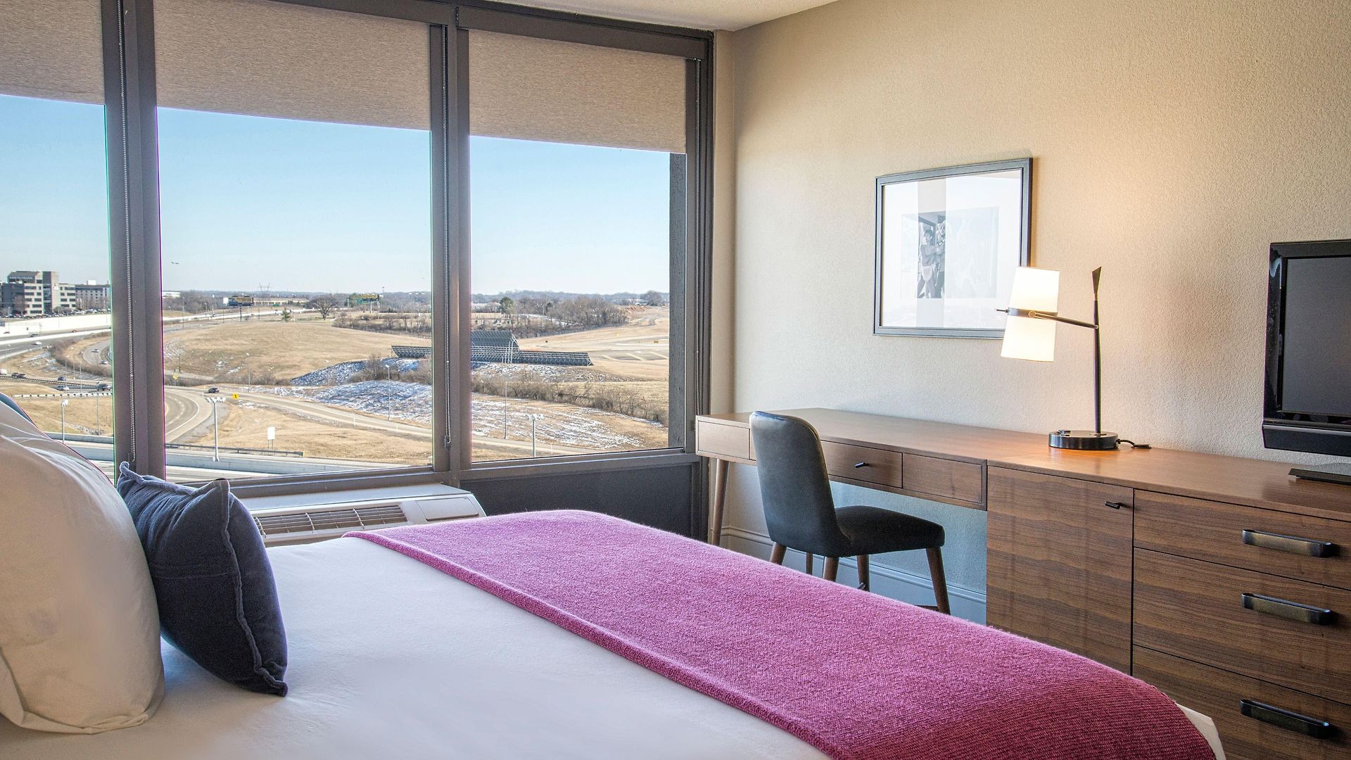 Hotel Delta By Marriott Airport 3*