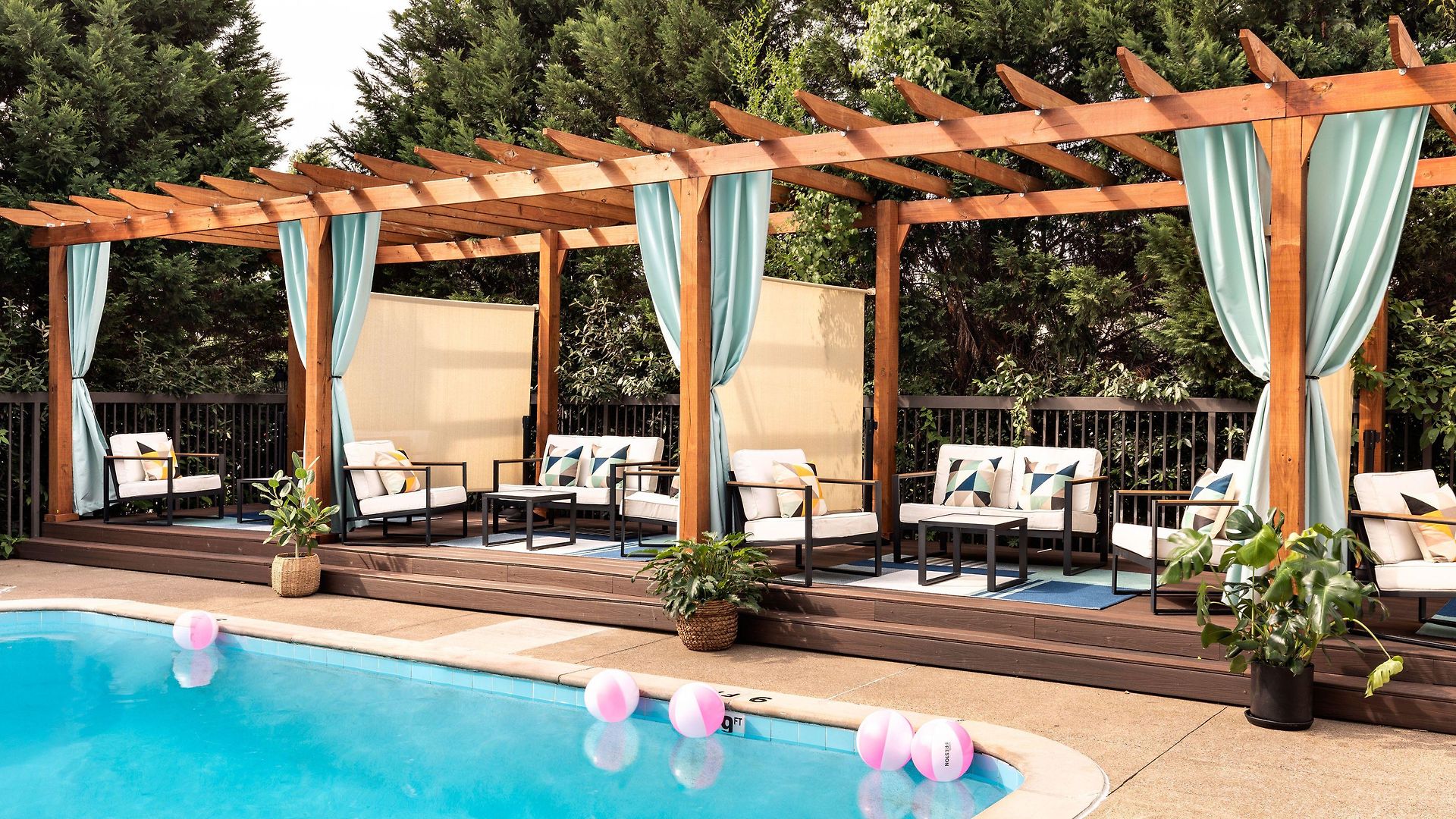 Delta By Marriott Airport 3*