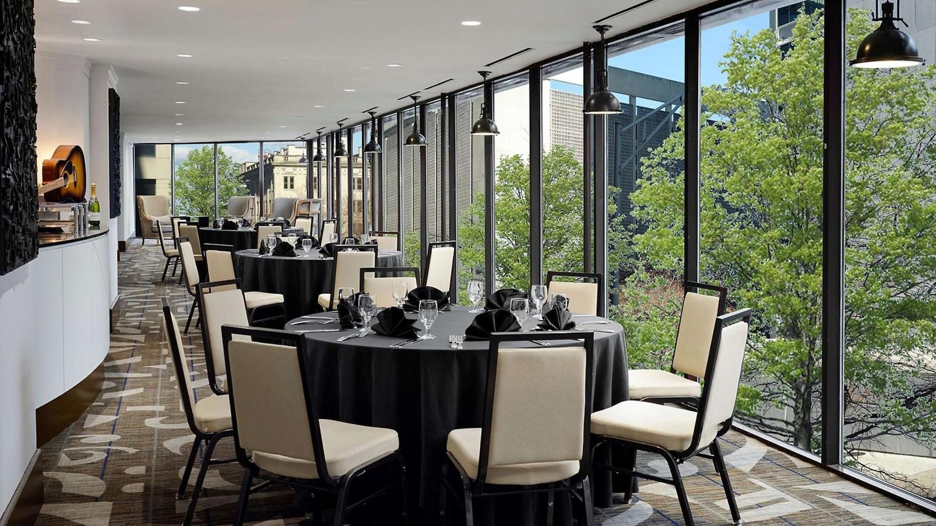 Doubletree By Hilton Downtown Hotel