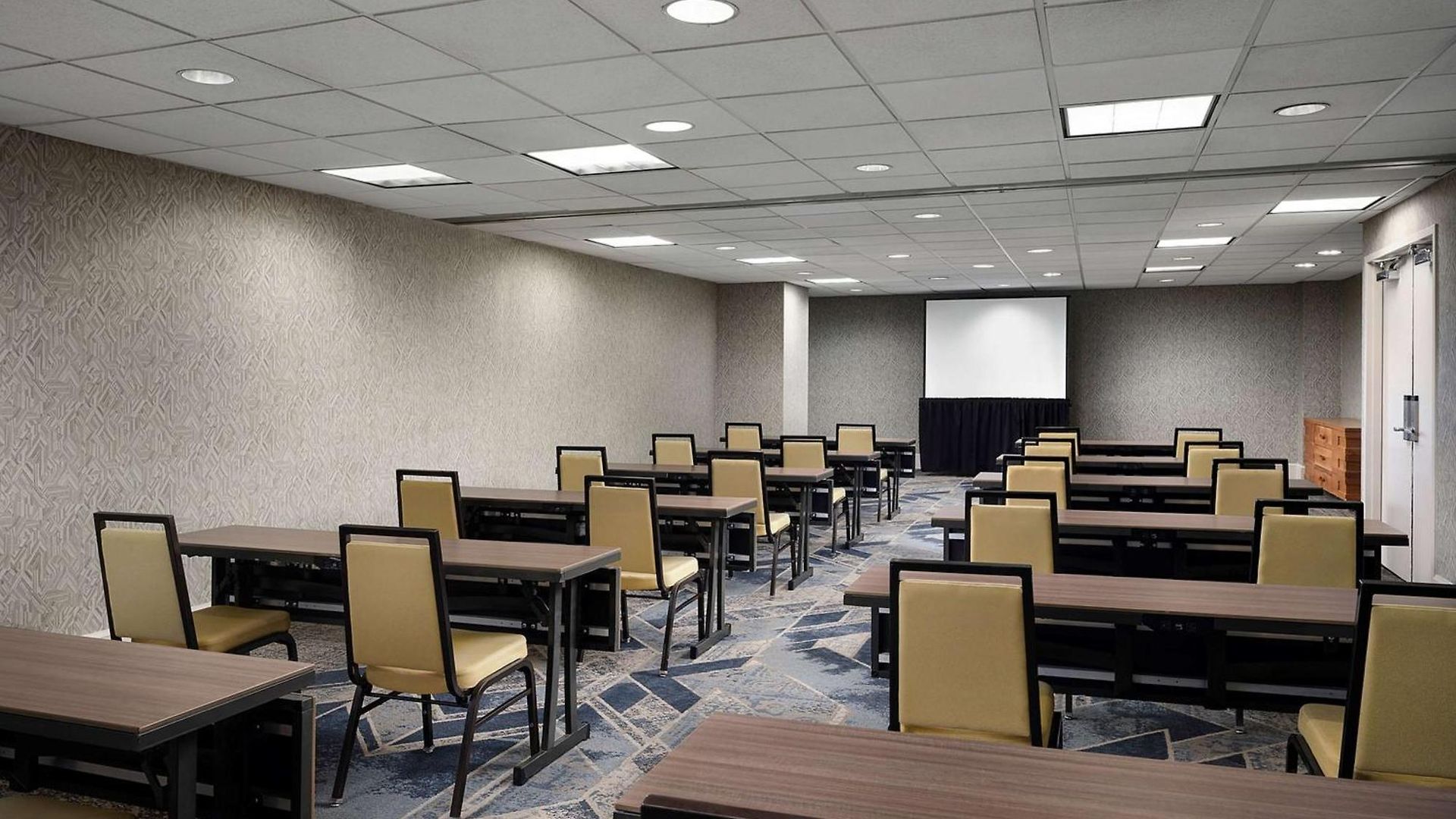 Doubletree By Hilton Downtown Hotel