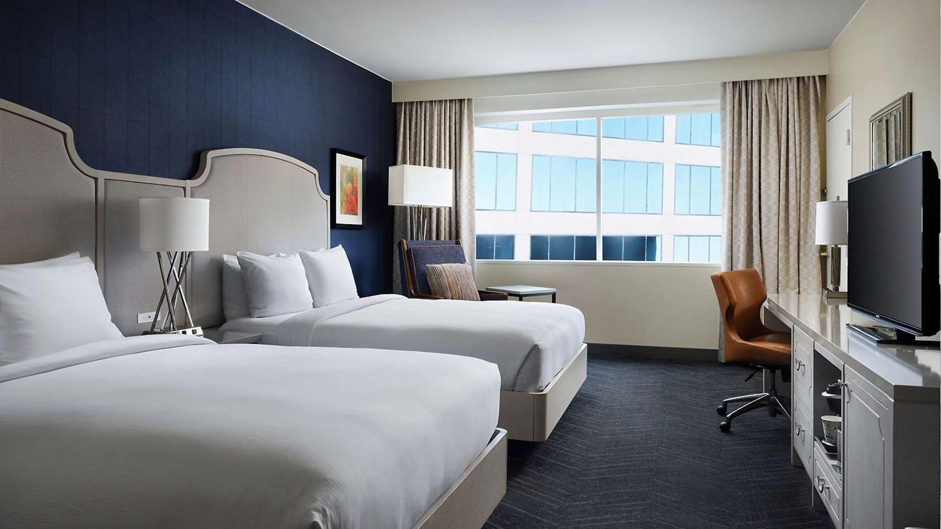 Doubletree By Hilton Downtown Hotel 4*