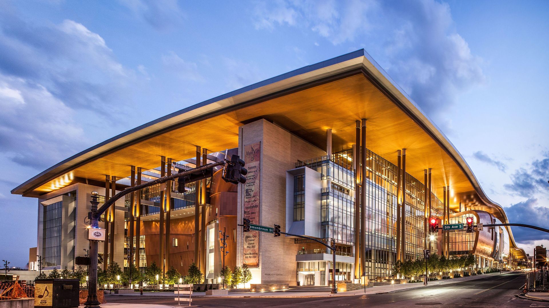 Doubletree By Hilton Downtown 4*