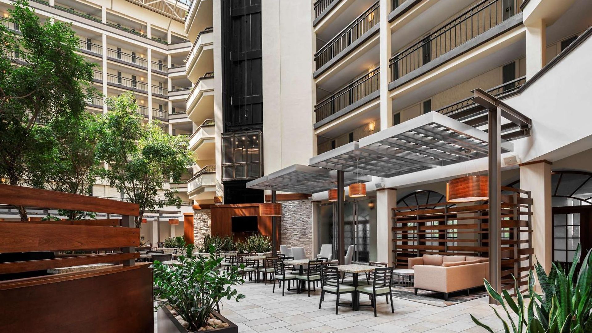 Hotel Embassy By Hilton Airport Nashville