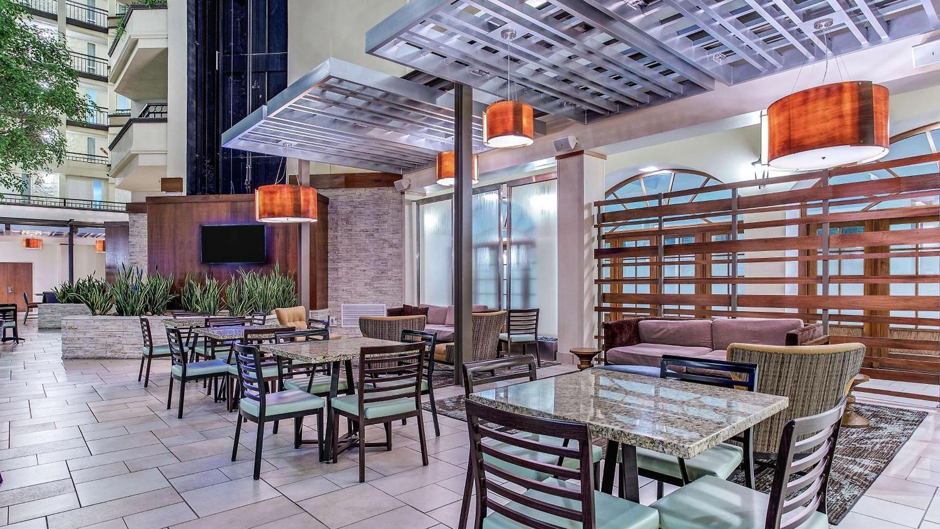Embassy By Hilton Airport Hotel 4*