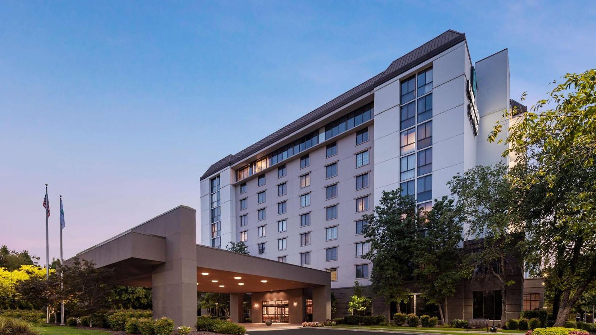 Embassy By Hilton Airport