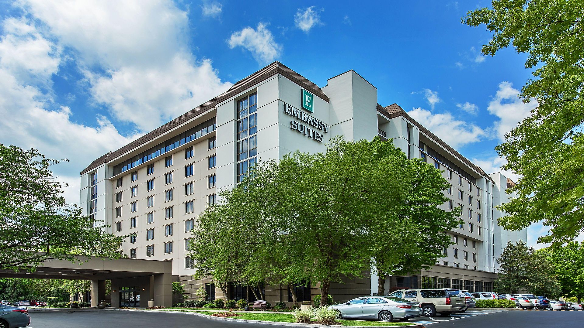 Embassy By Hilton Airport 4*