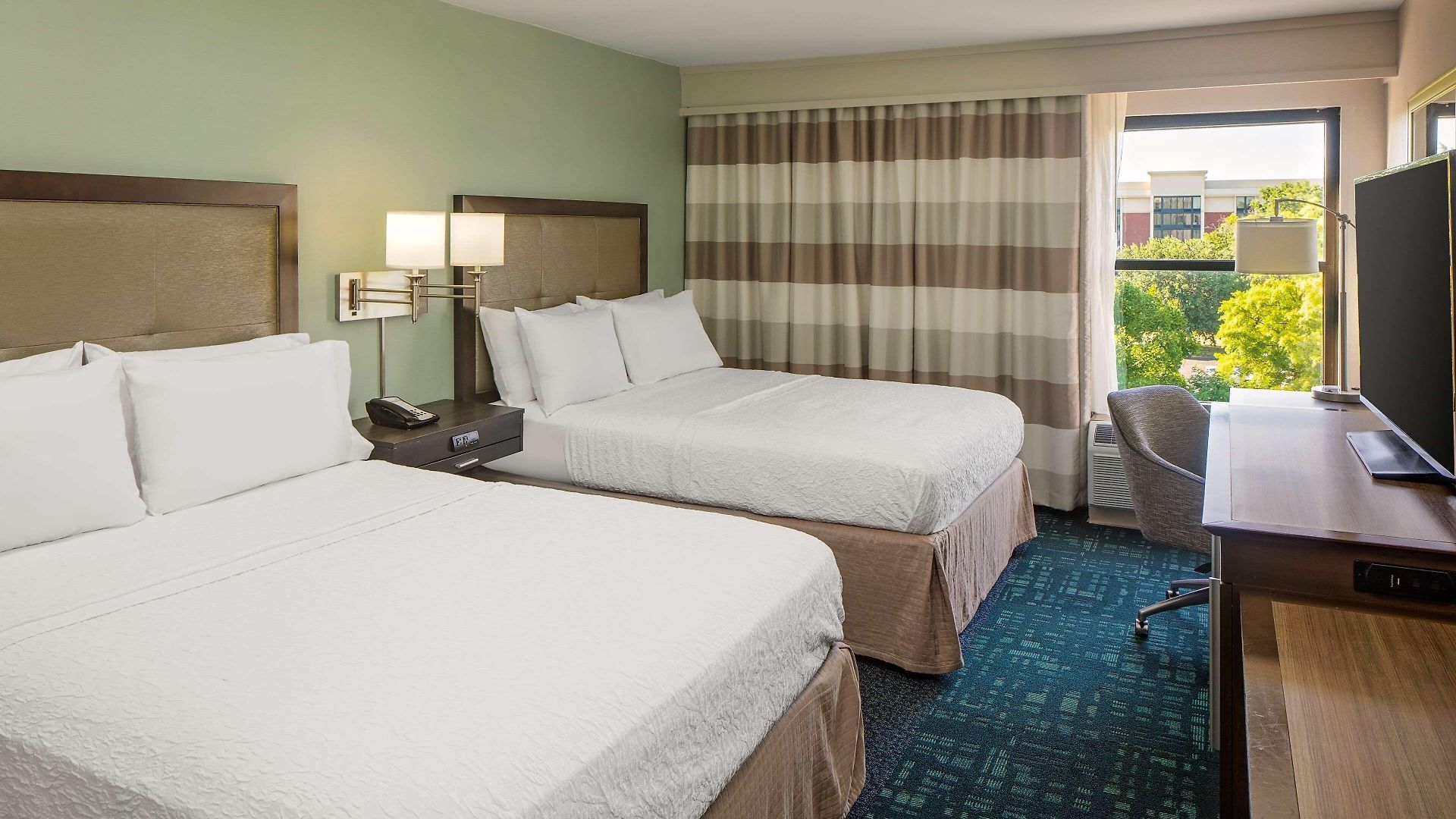 Hotel Hampton & Nashville-airport 3*