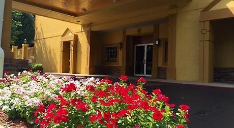 Red Lion & Airport Hotel