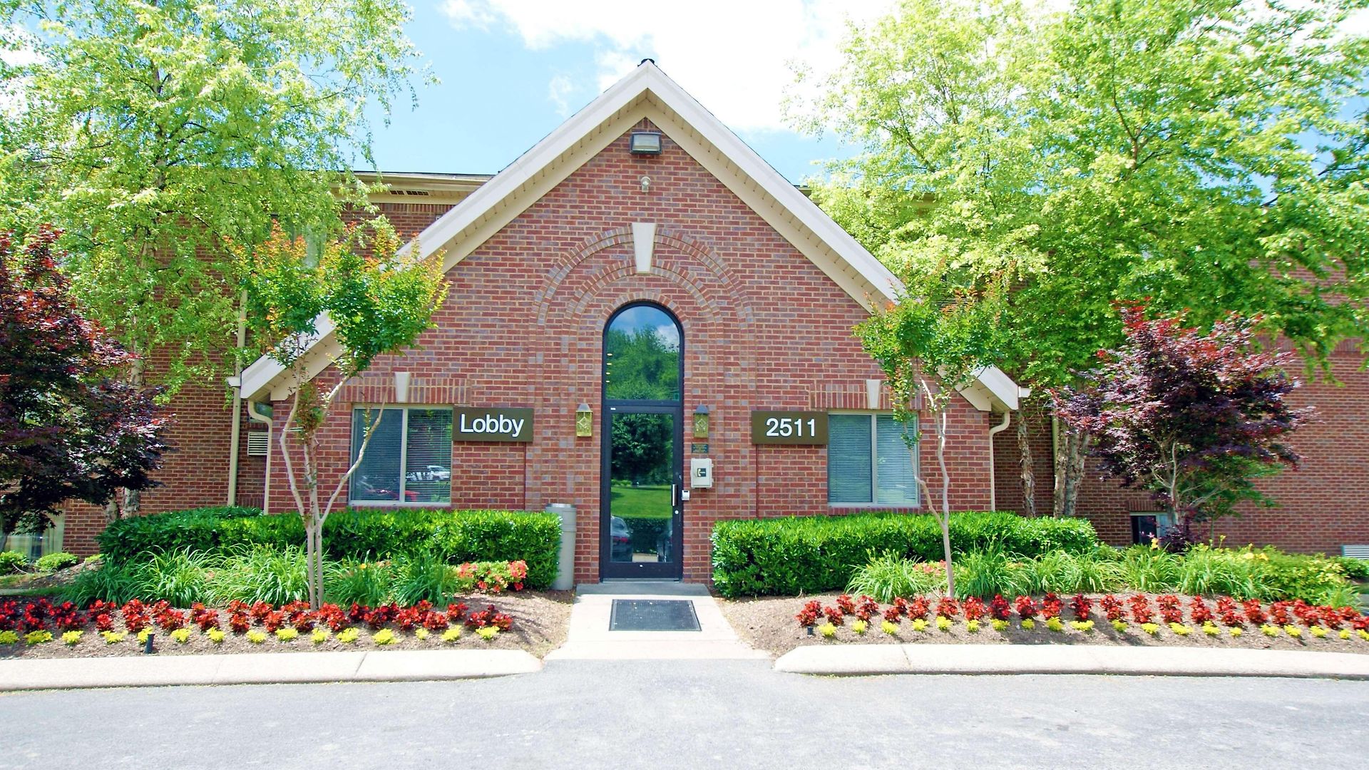 Hotel Homestay Suites