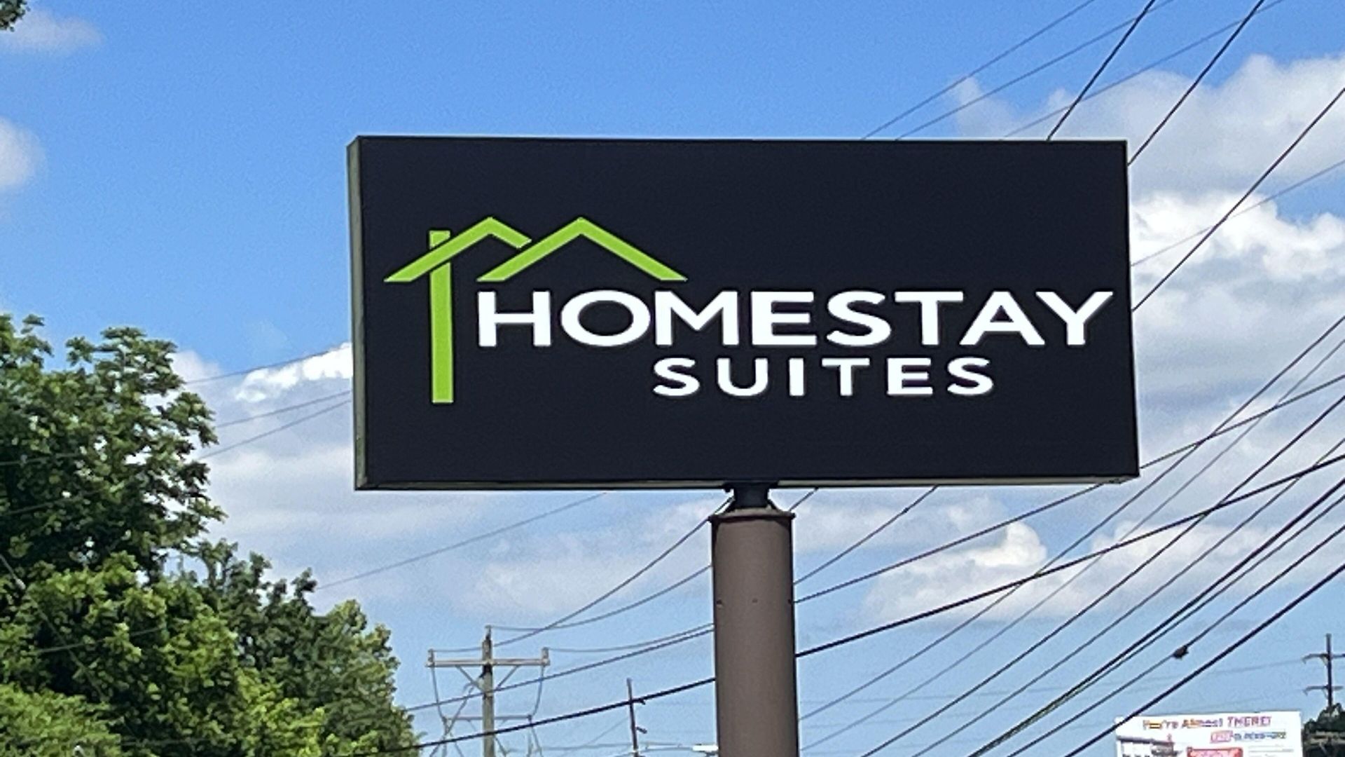 Hotel Homestay Suites 2*