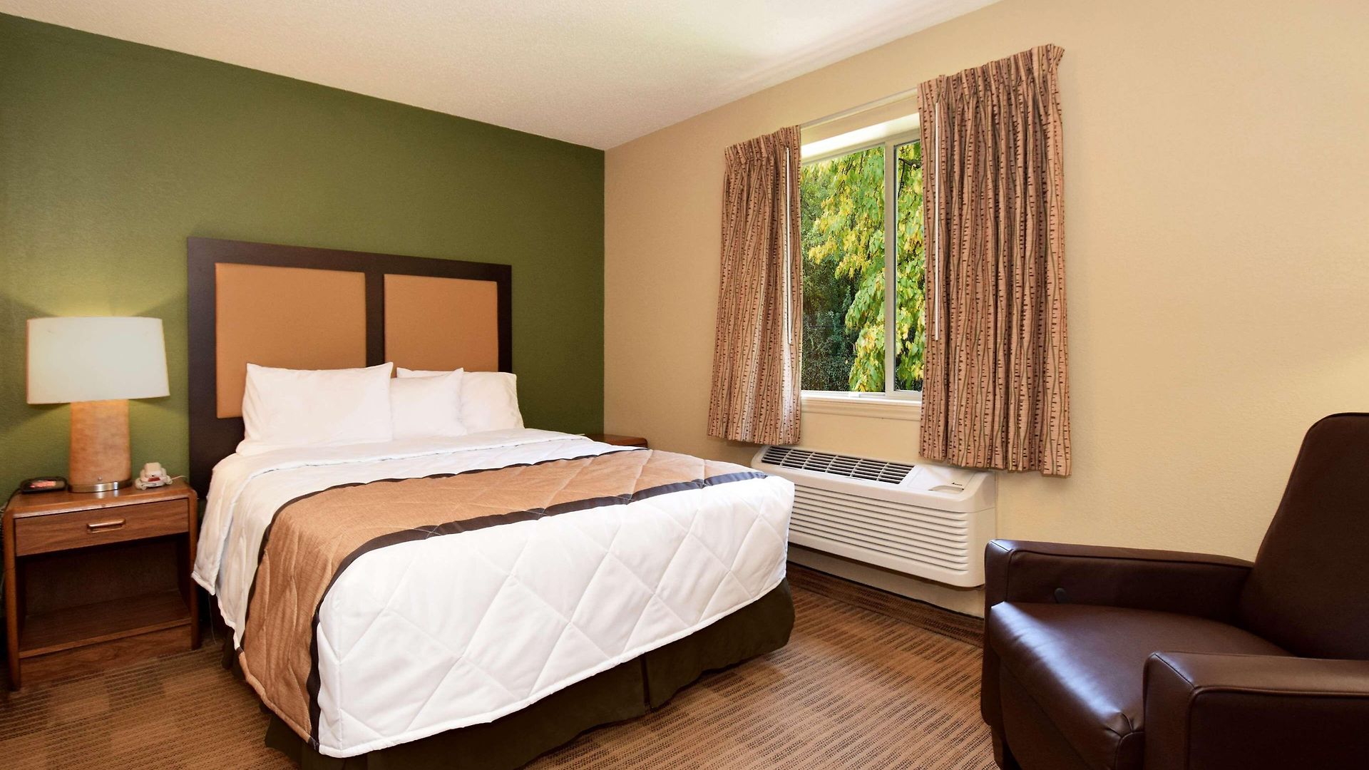 Homestay Suites Hotel