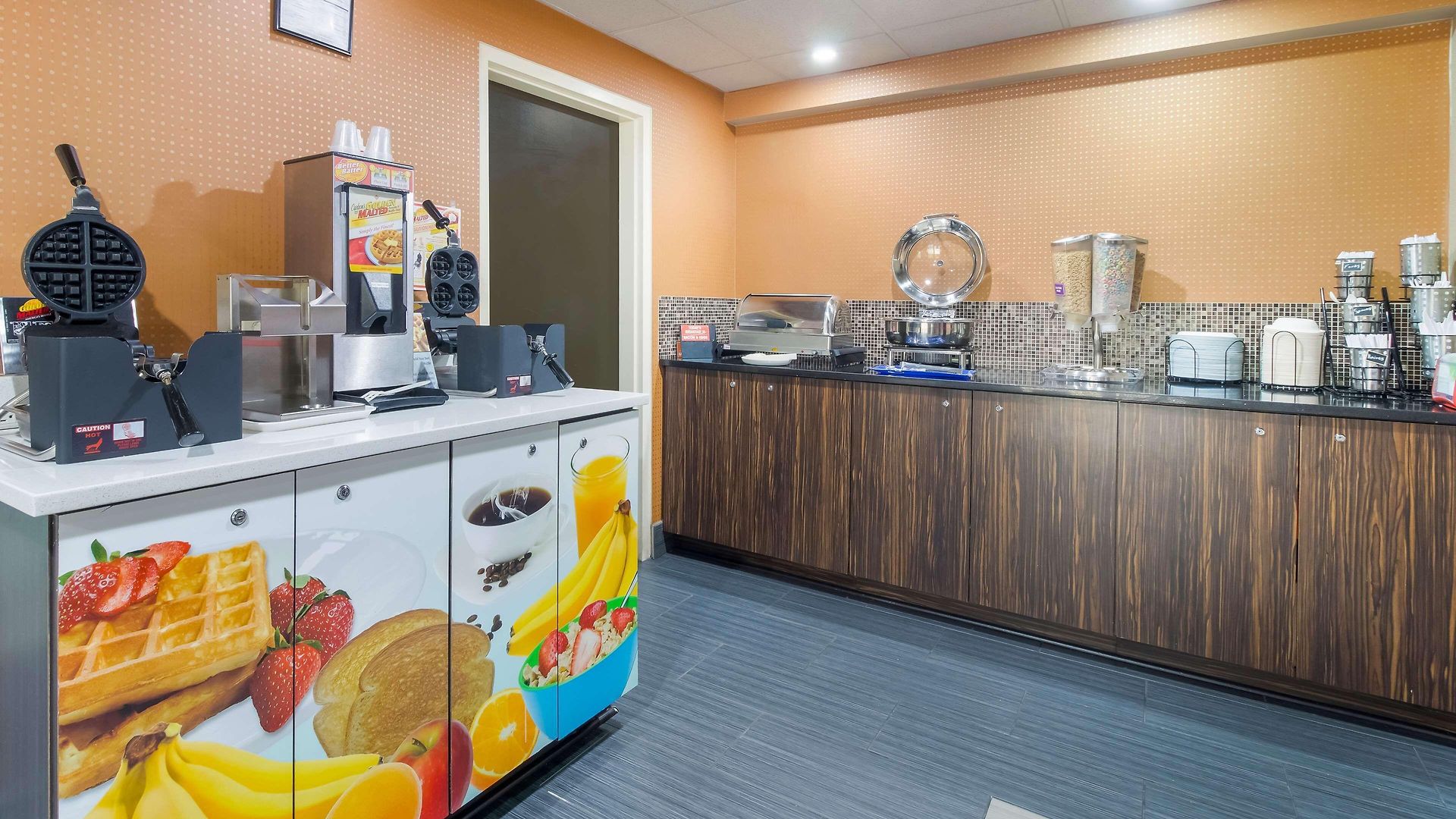 Western Near Opryland Hotel 3*