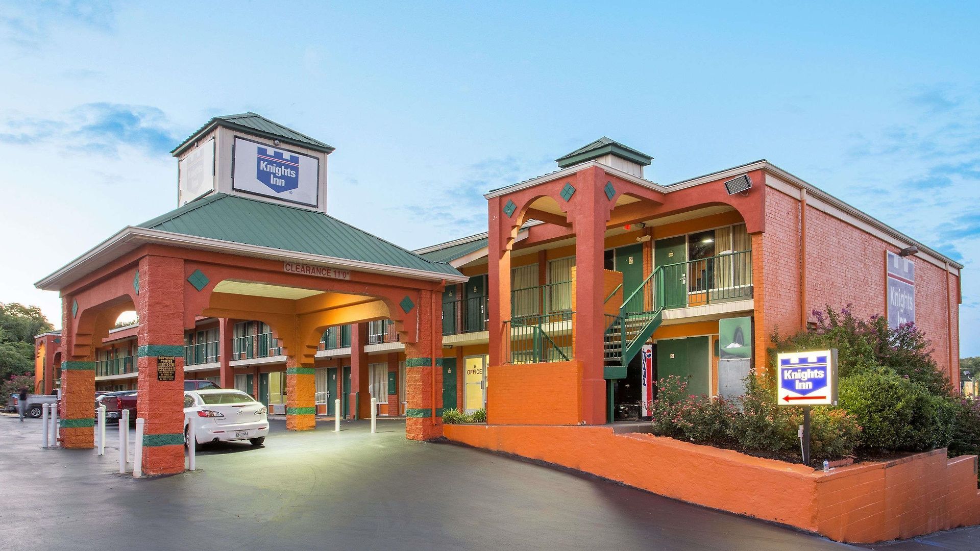 Knights Antioch Hotel 2*