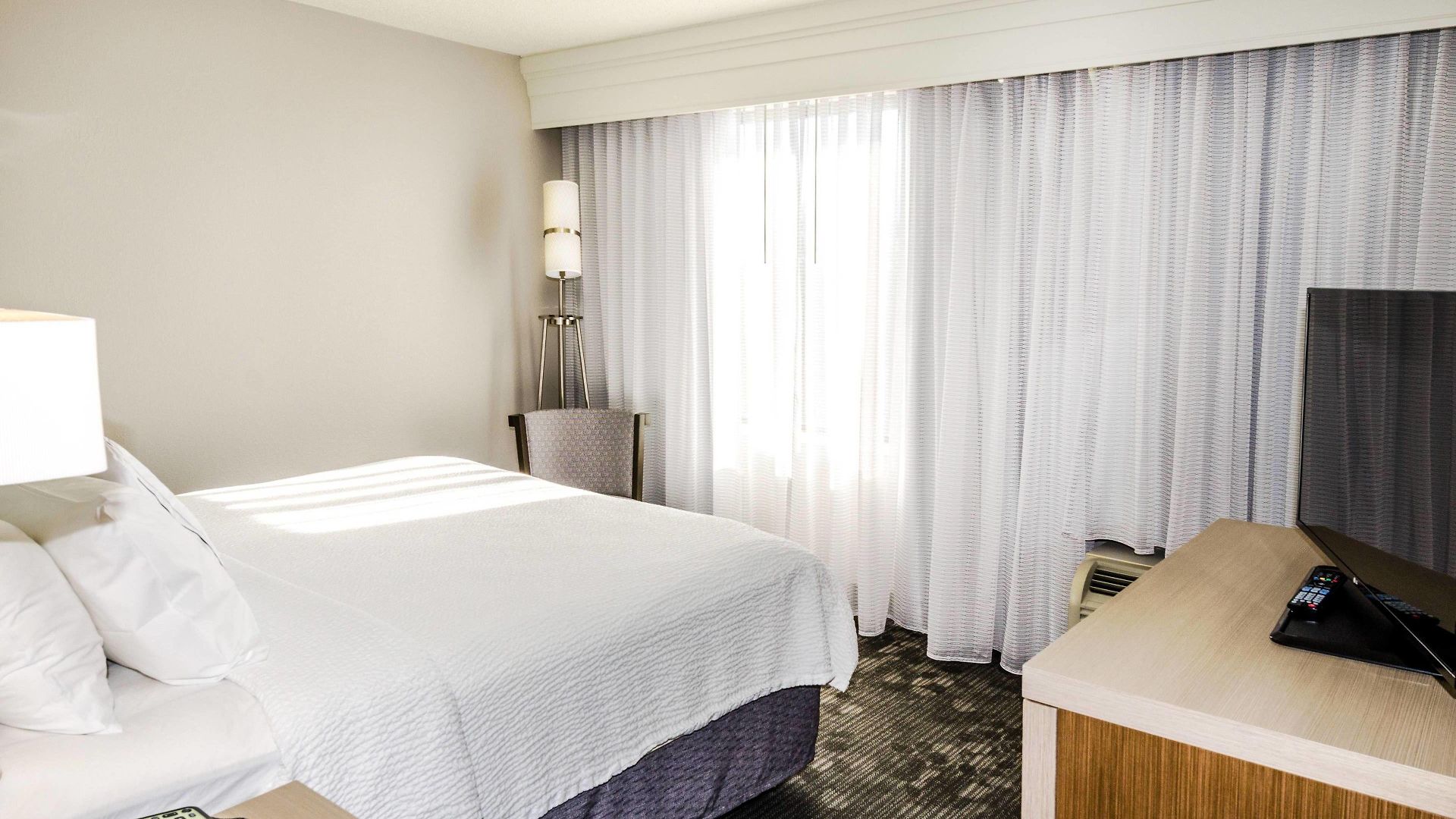 Courtyard By Marriott At Opryland Hotel