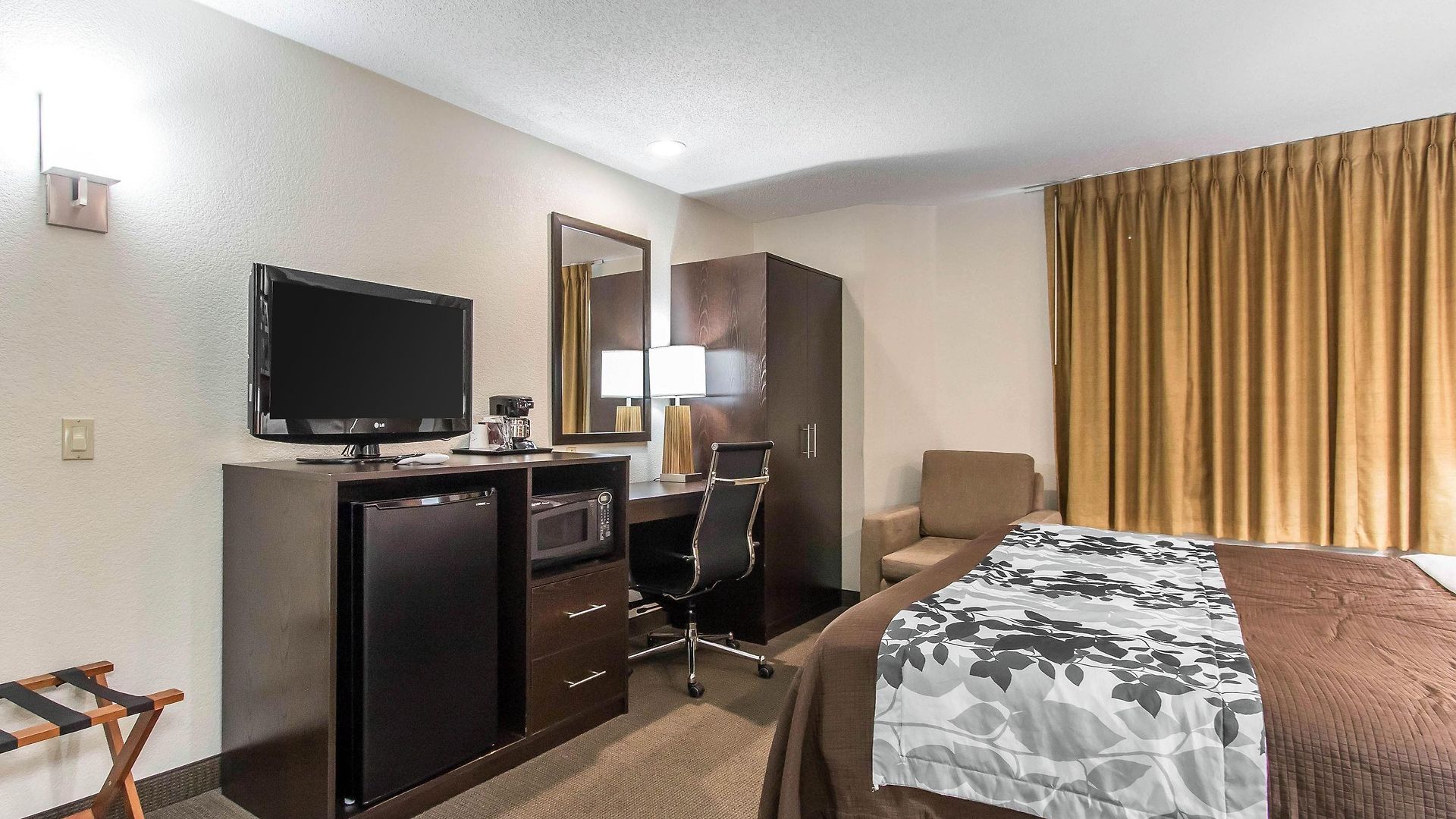 Sleep Near Percy Priest 4* Nashville