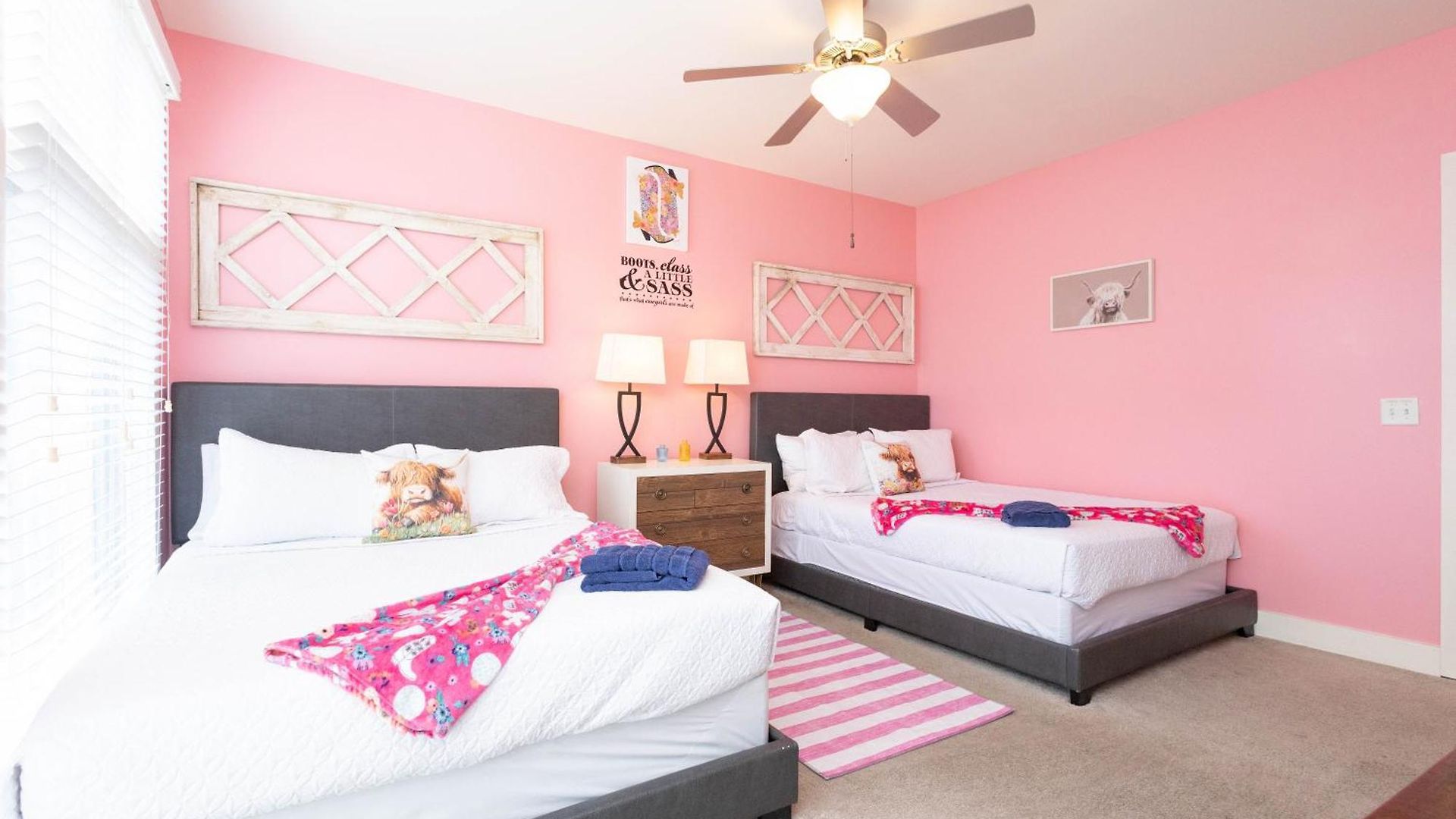 Lipstick & Boots - Luxury 3-level With Private Garage Near Music Row Apartment