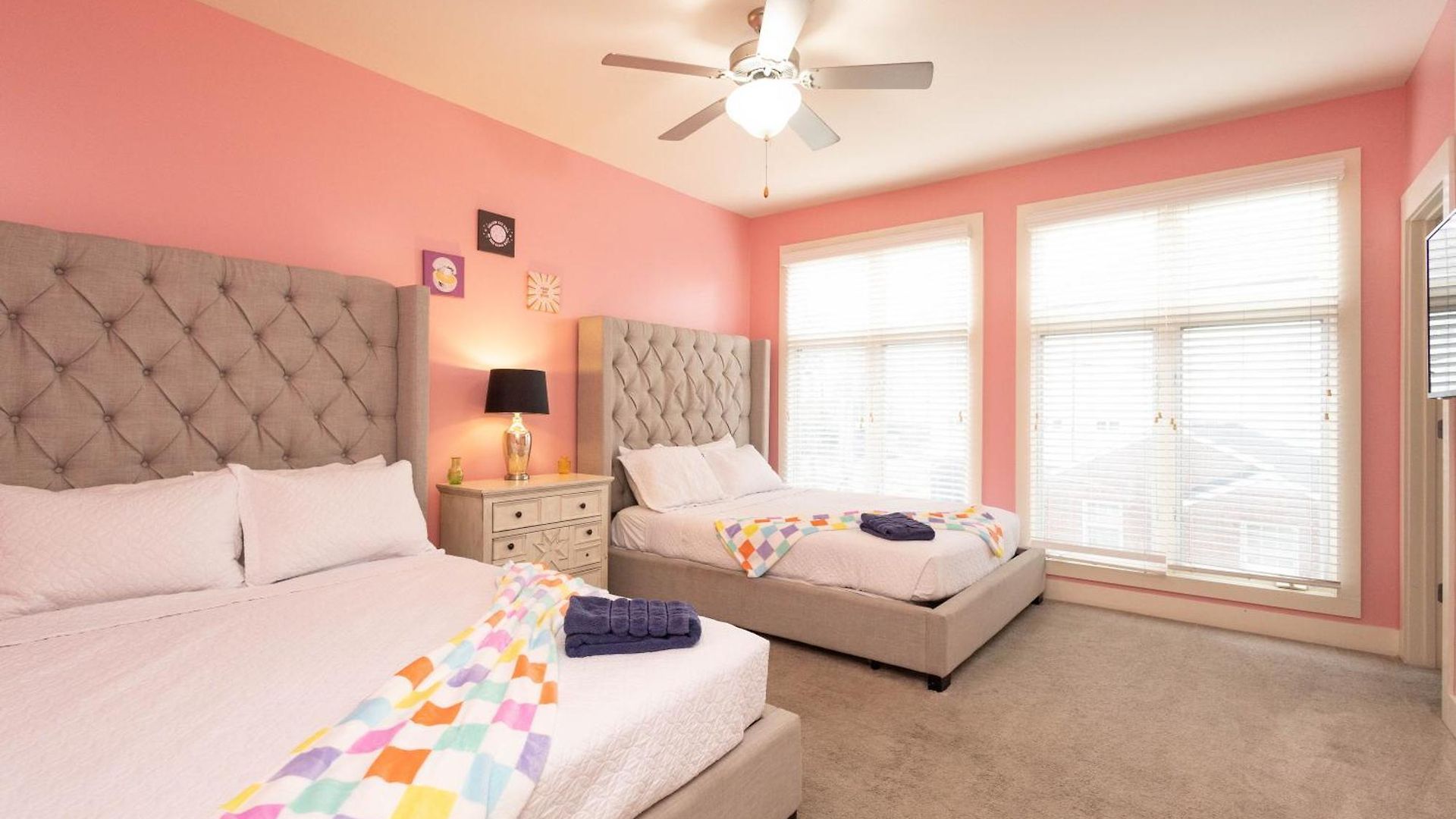 Pink Experience - West End Broadway & Restaurants * Nashville