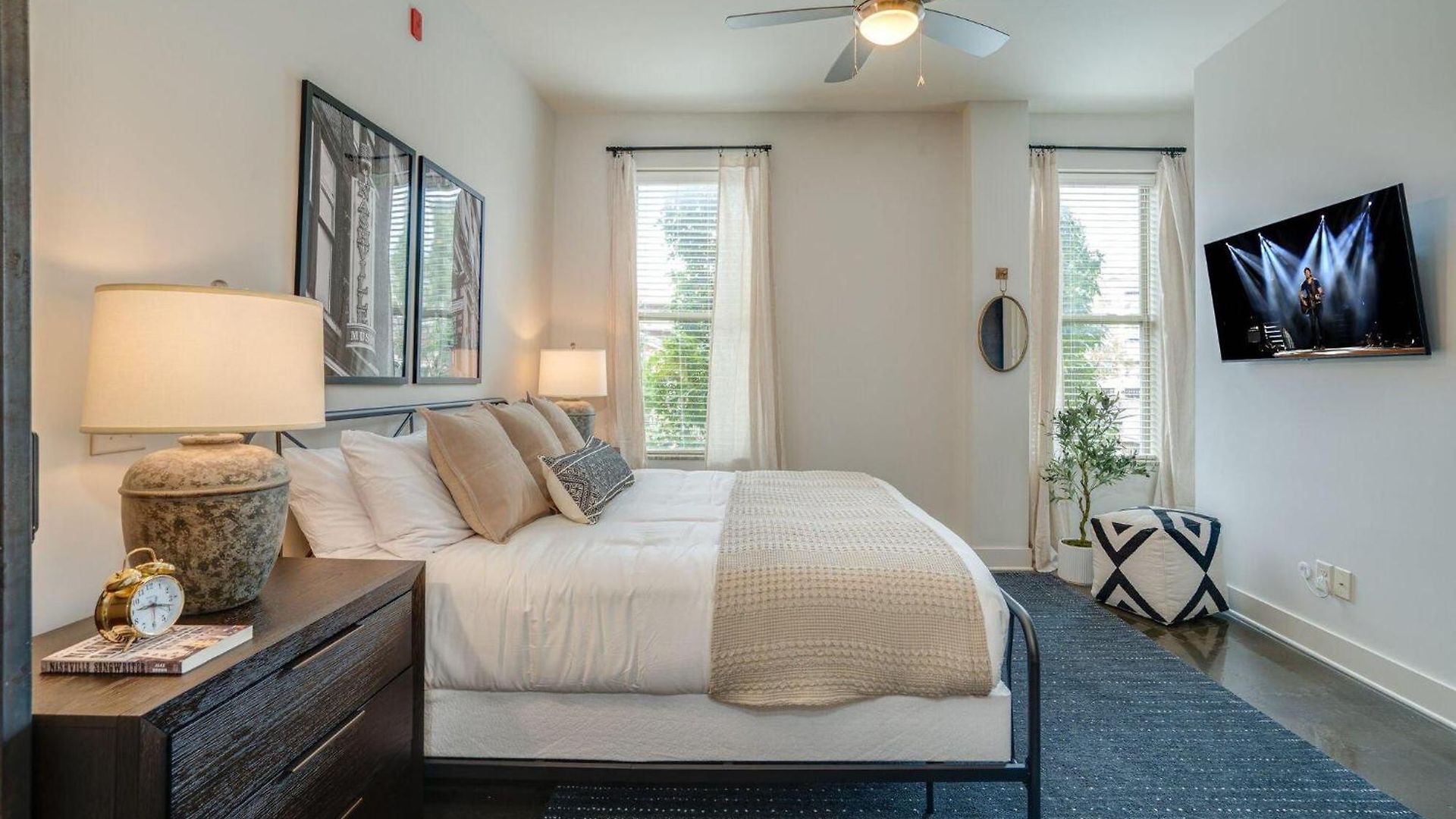 Holiday home Lofts At 30th - Modern Escape - Mins To Broadway *