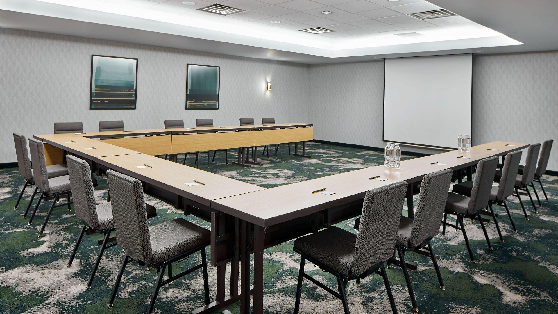 Courtyard By Marriott Downtown Nashville