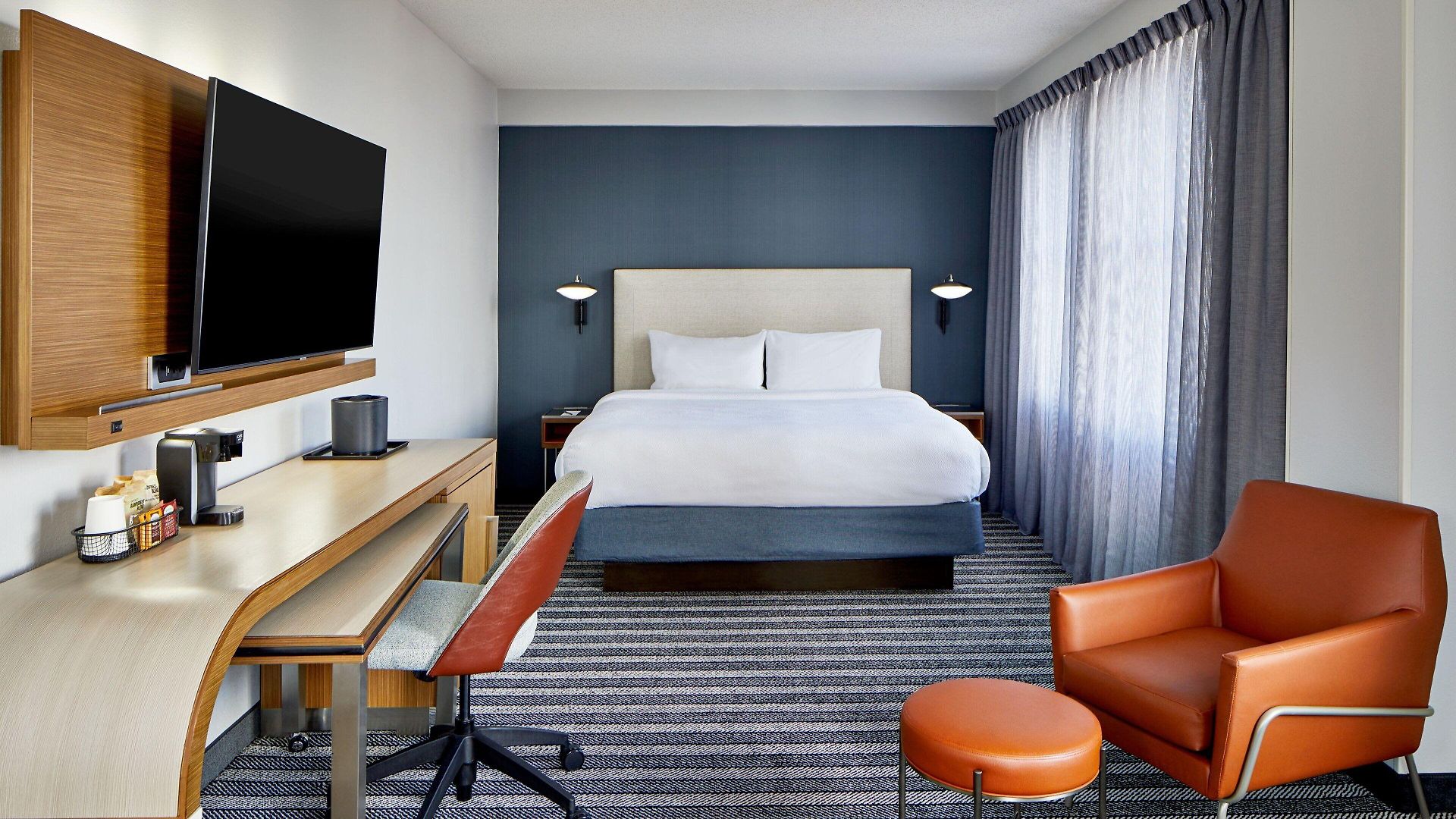 Courtyard By Marriott Downtown Nashville