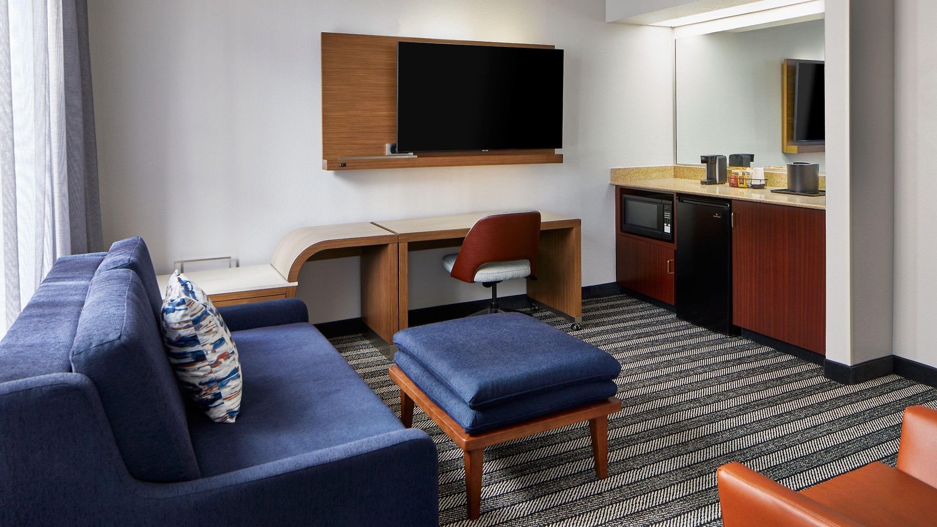 Courtyard By Marriott Downtown Nashville