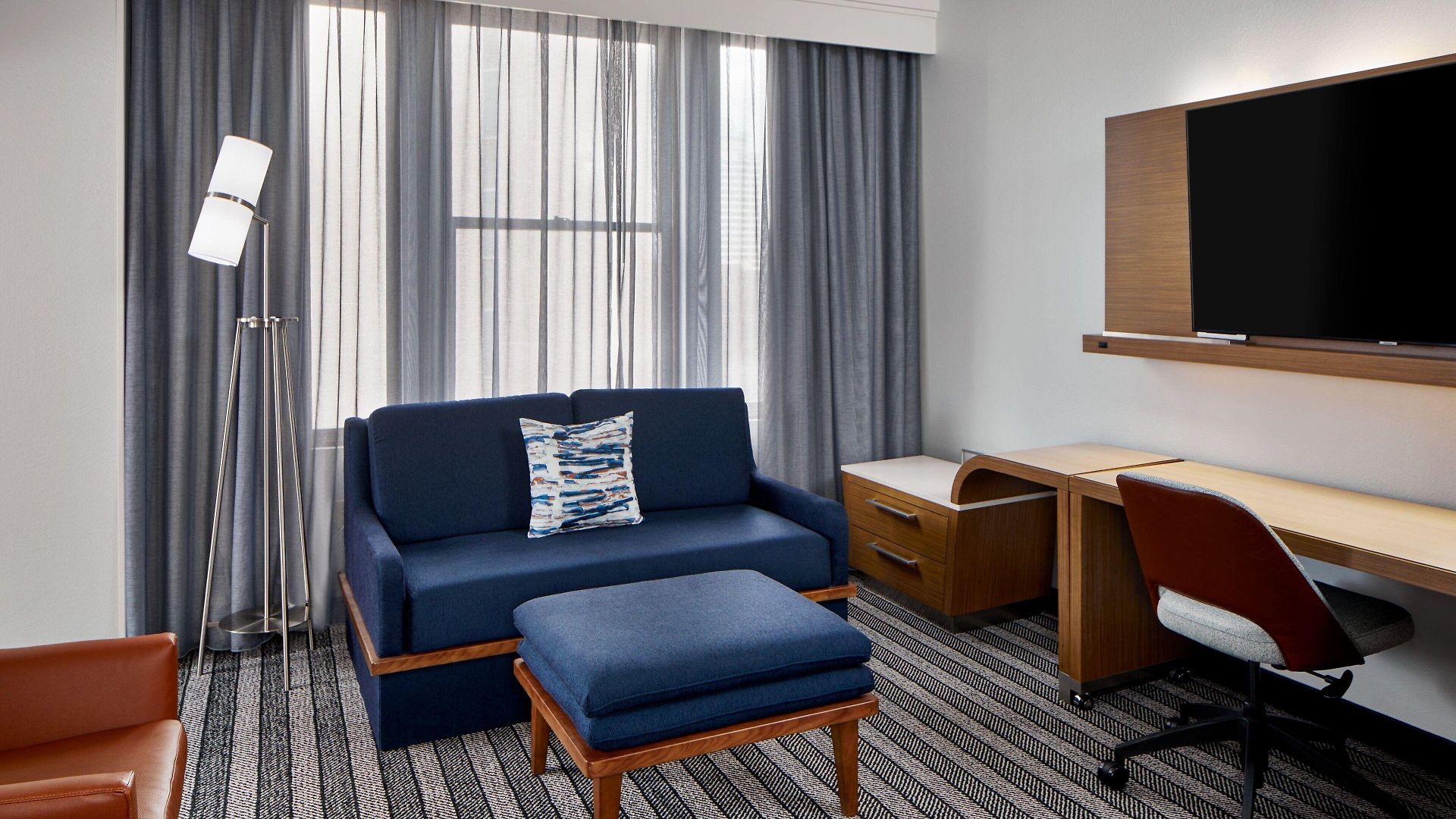 Courtyard By Marriott Downtown Nashville