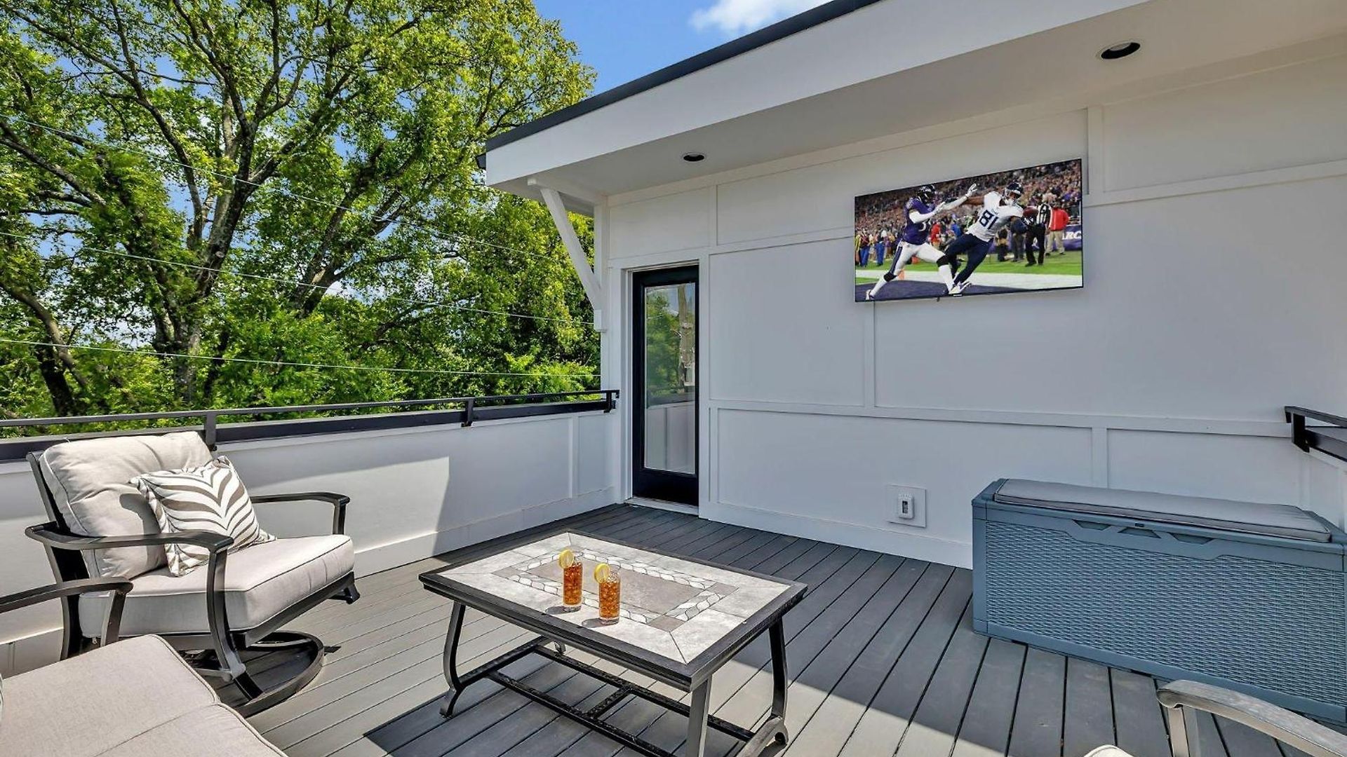 Bass - Private Rooftop - 8 Mins To Broadway Holiday home *