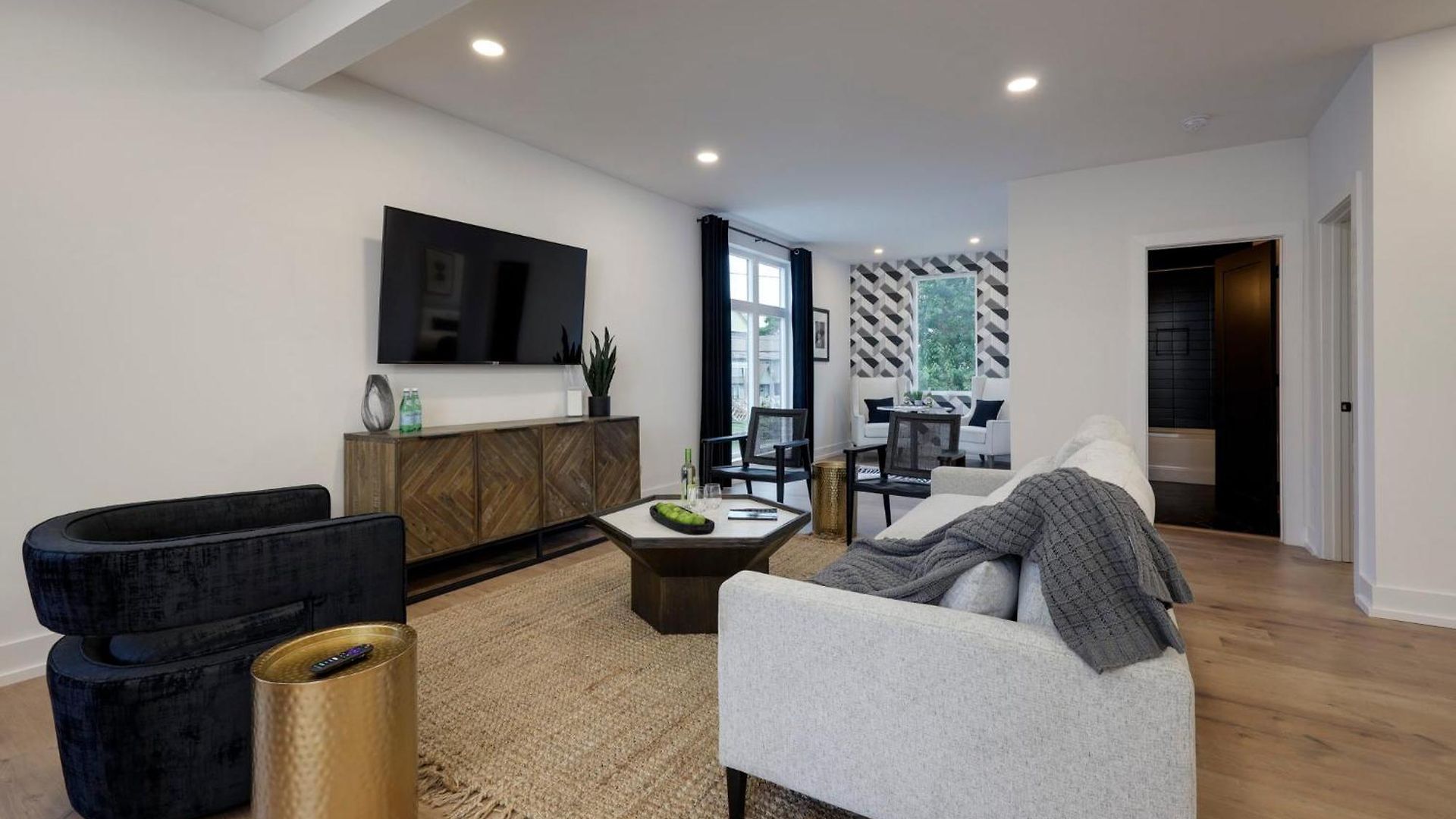 Skyline Luxury - Rooftop Deck- King Suites-garage Holiday home Nashville