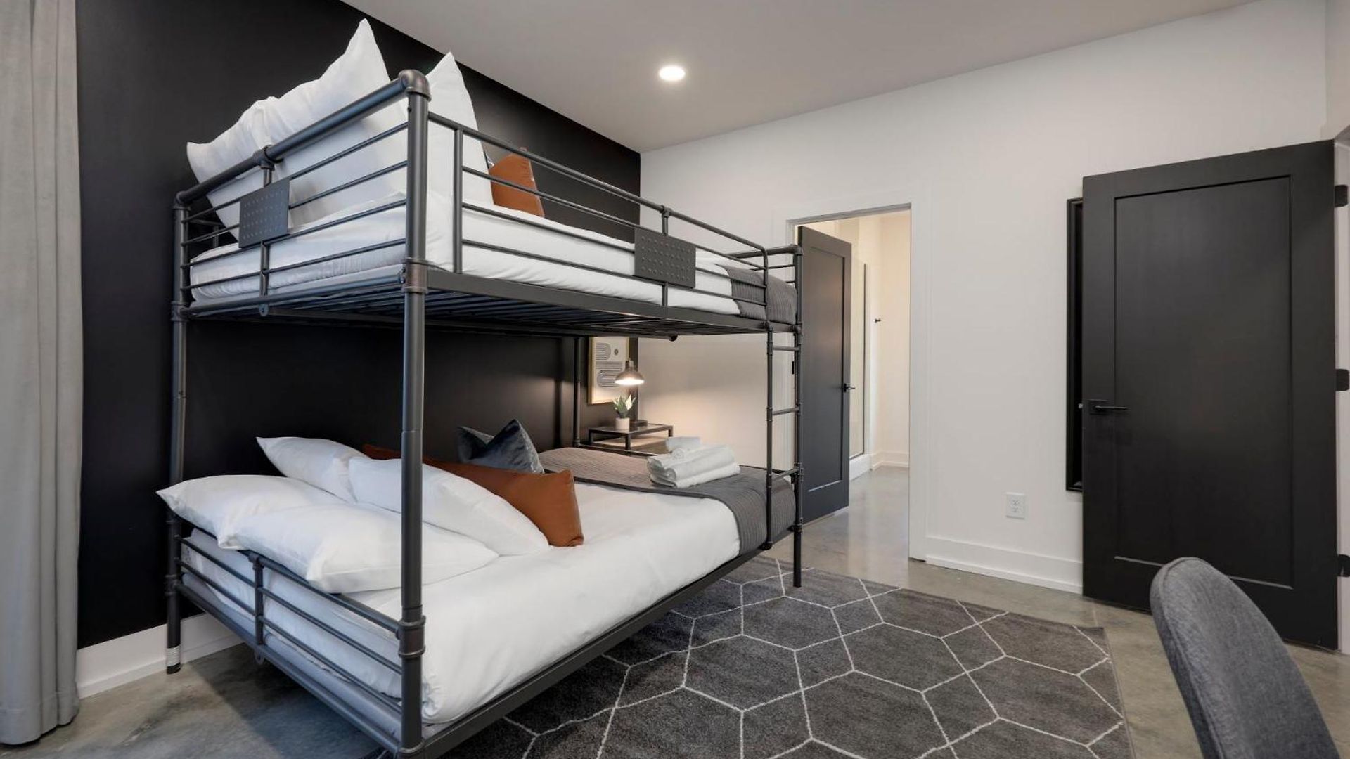 Holiday home Skyline Luxury - Rooftop Deck- King Suites-garage Nashville