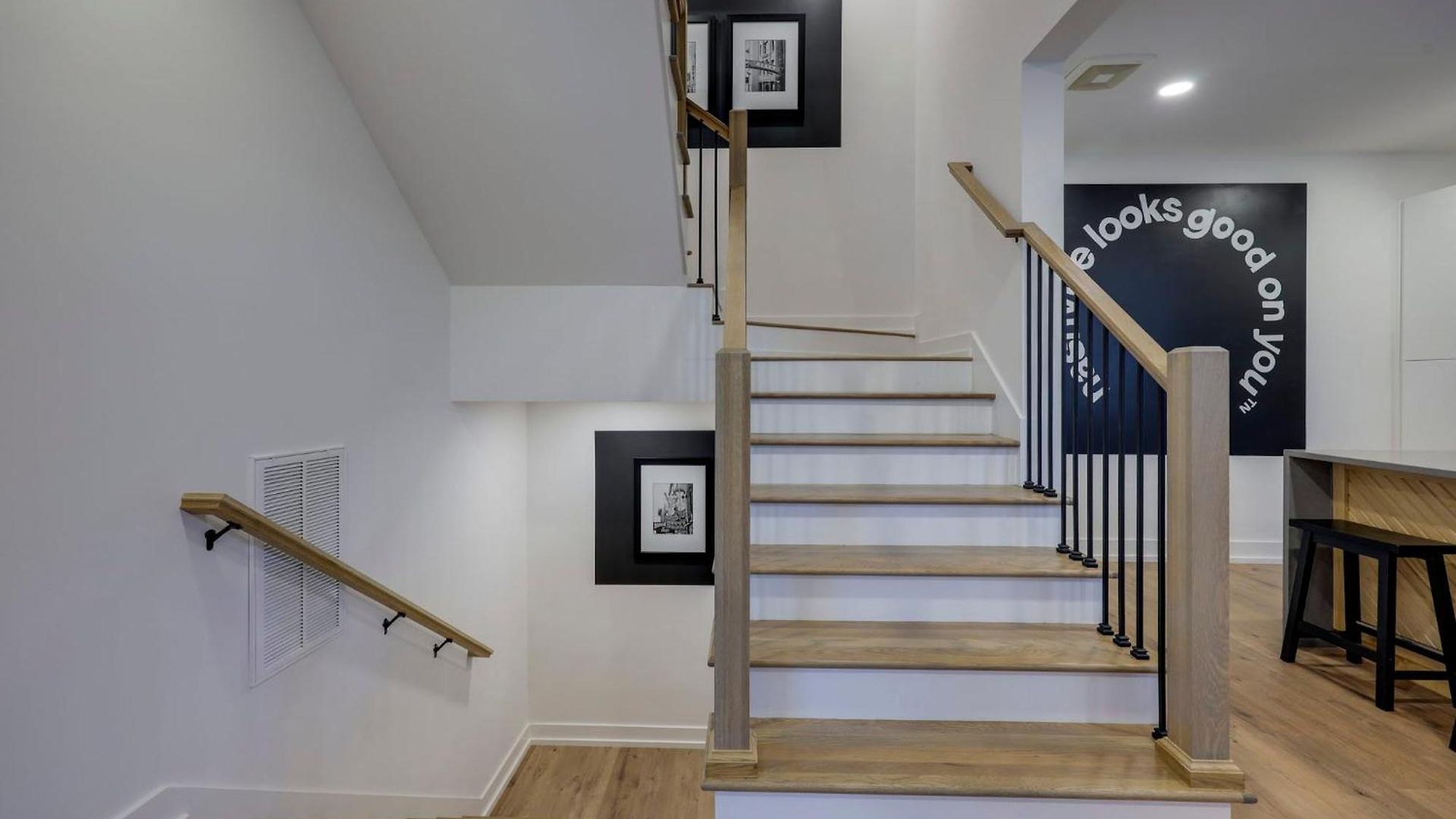 Skyline Luxury - Rooftop Deck- King Suites-garage Holiday home *
