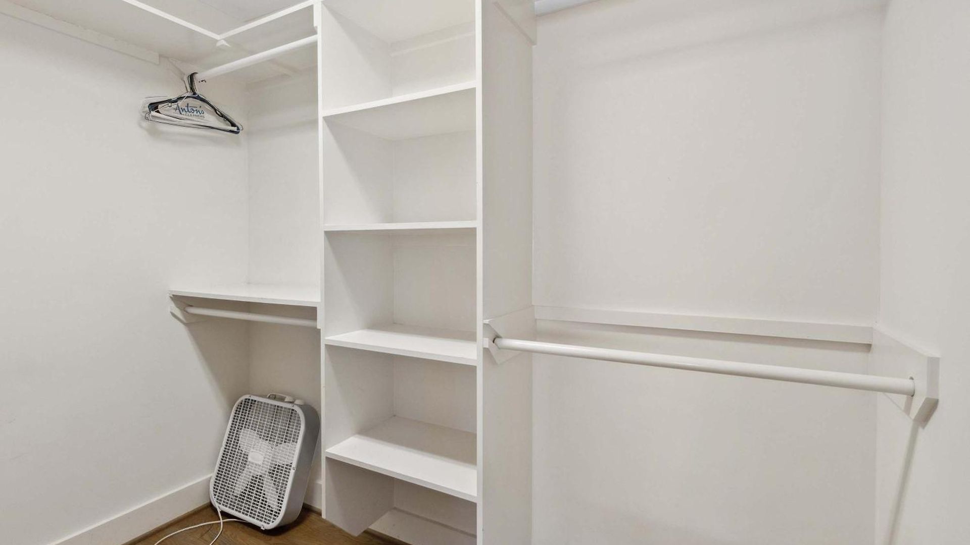 Holiday home Gorgeous Home-2 Miles To Lower Broadway *