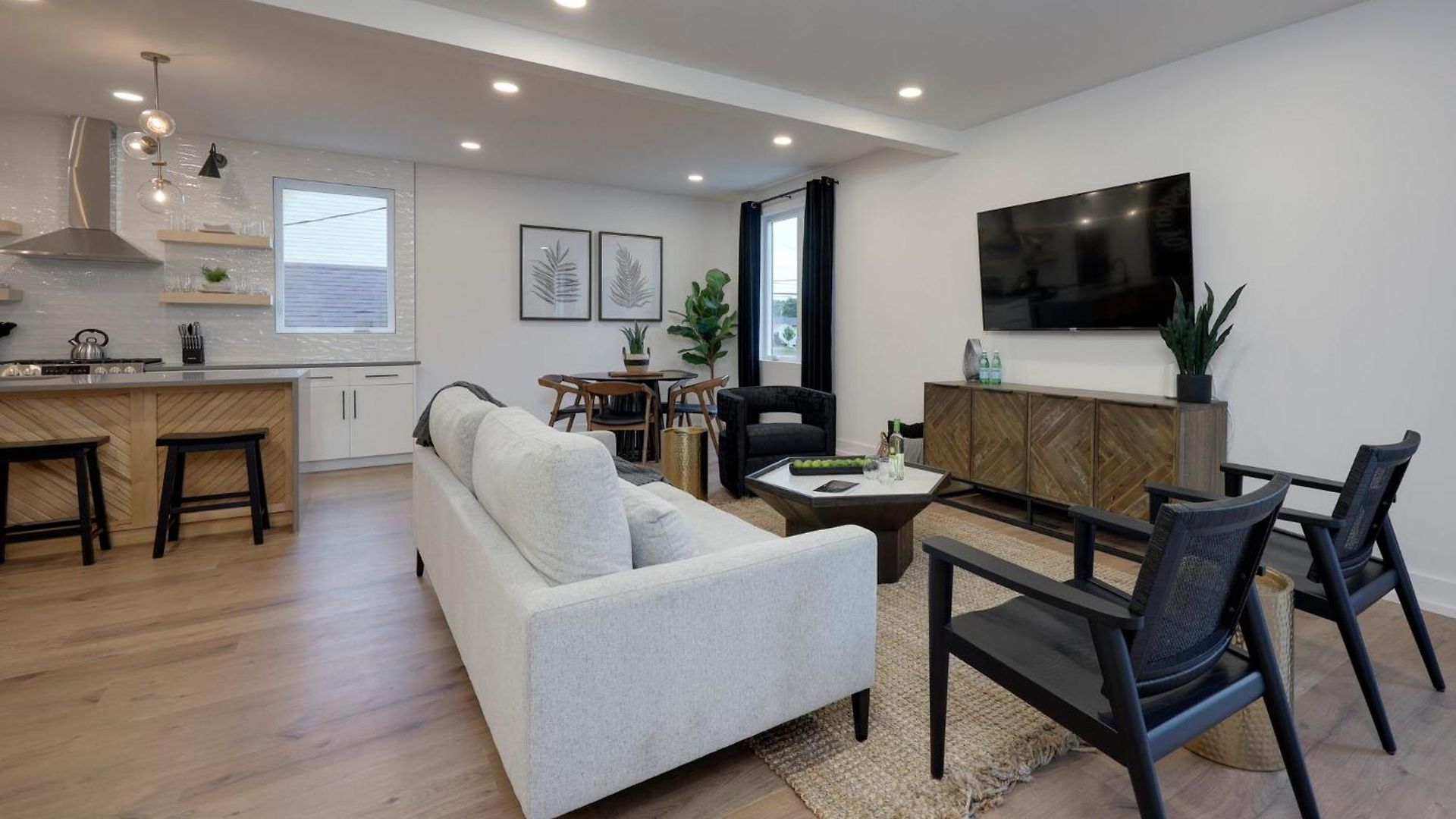 Holiday home Skyline Luxury - Rooftop Deck- King Suites-garage