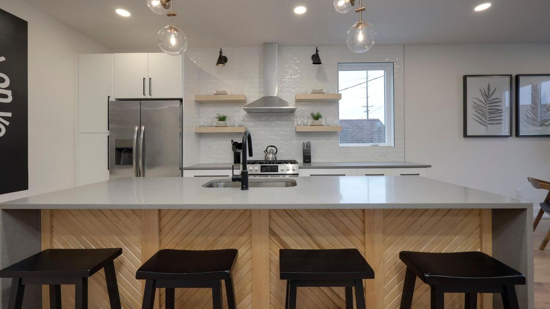 Skyline Luxury - Rooftop Deck- King Suites-garage *