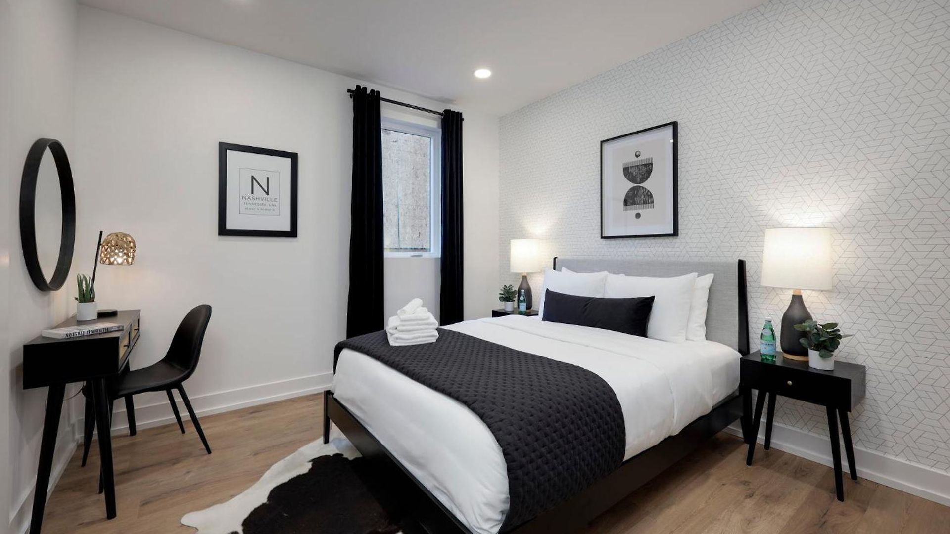 Holiday home Skyline Luxury - Rooftop Deck- King Suites-garage