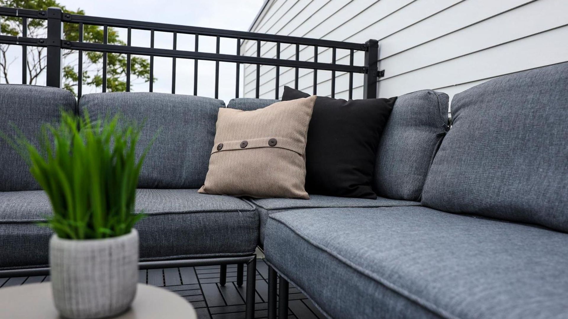 Skyline Luxury - Rooftop Deck- King Suites-garage Holiday home